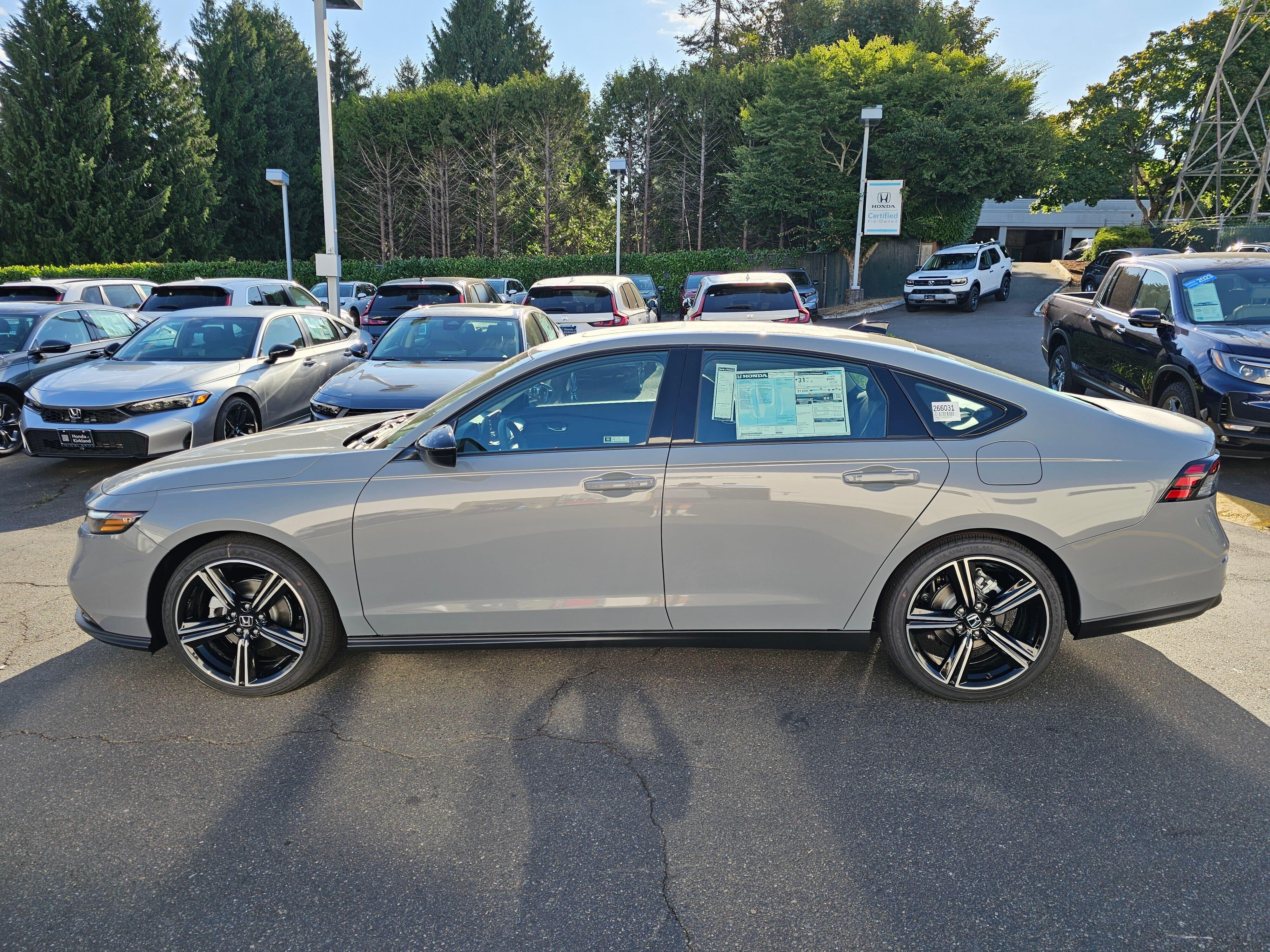New 2026 Urban Gray Pearl Honda SE image 4