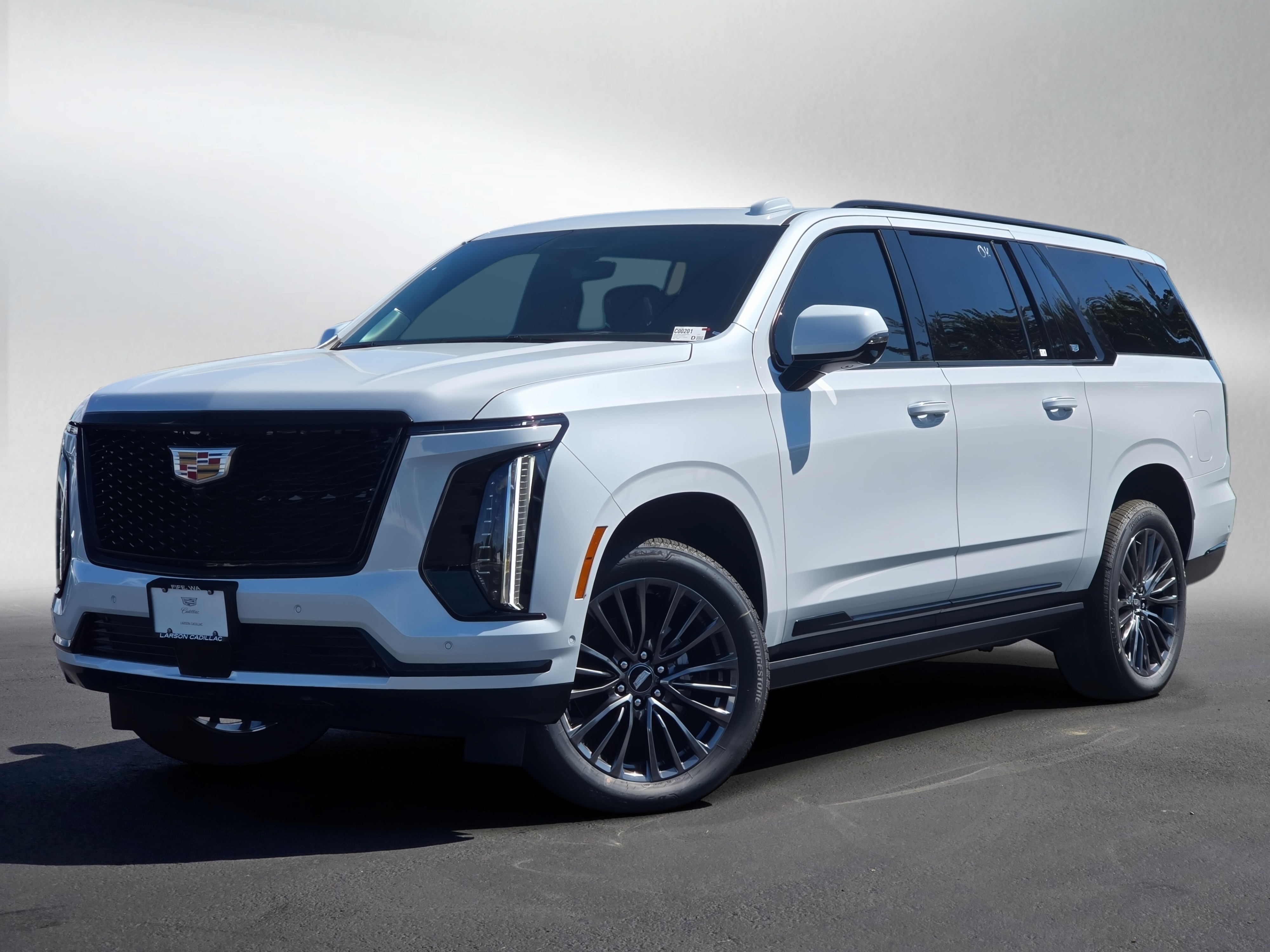 Vibrant White Tricoat 2026 Cadillac Escalade ESV SUV / Crossover Four-Wheel Drive