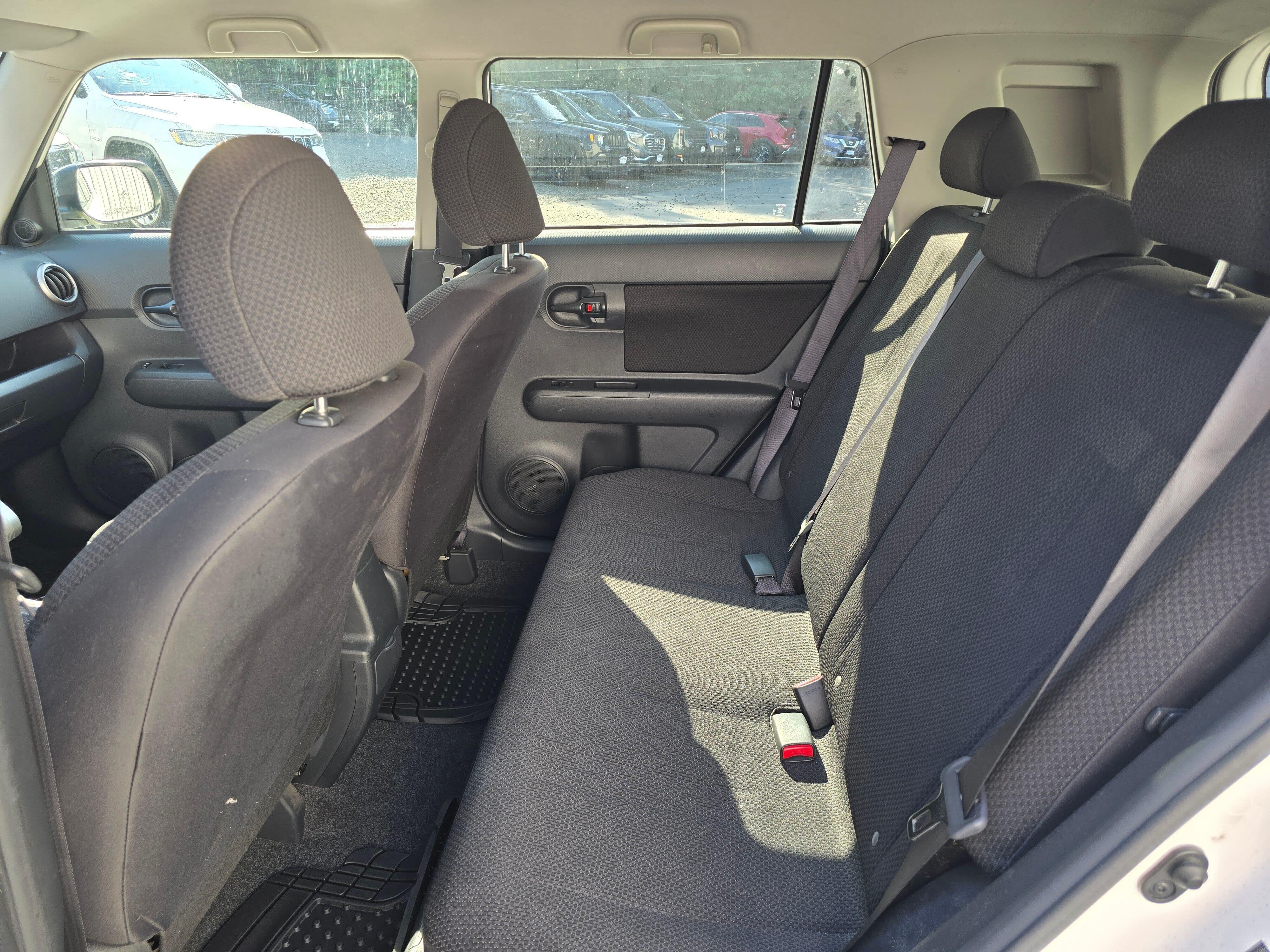 Used 2010 Super White Scion Base image 10