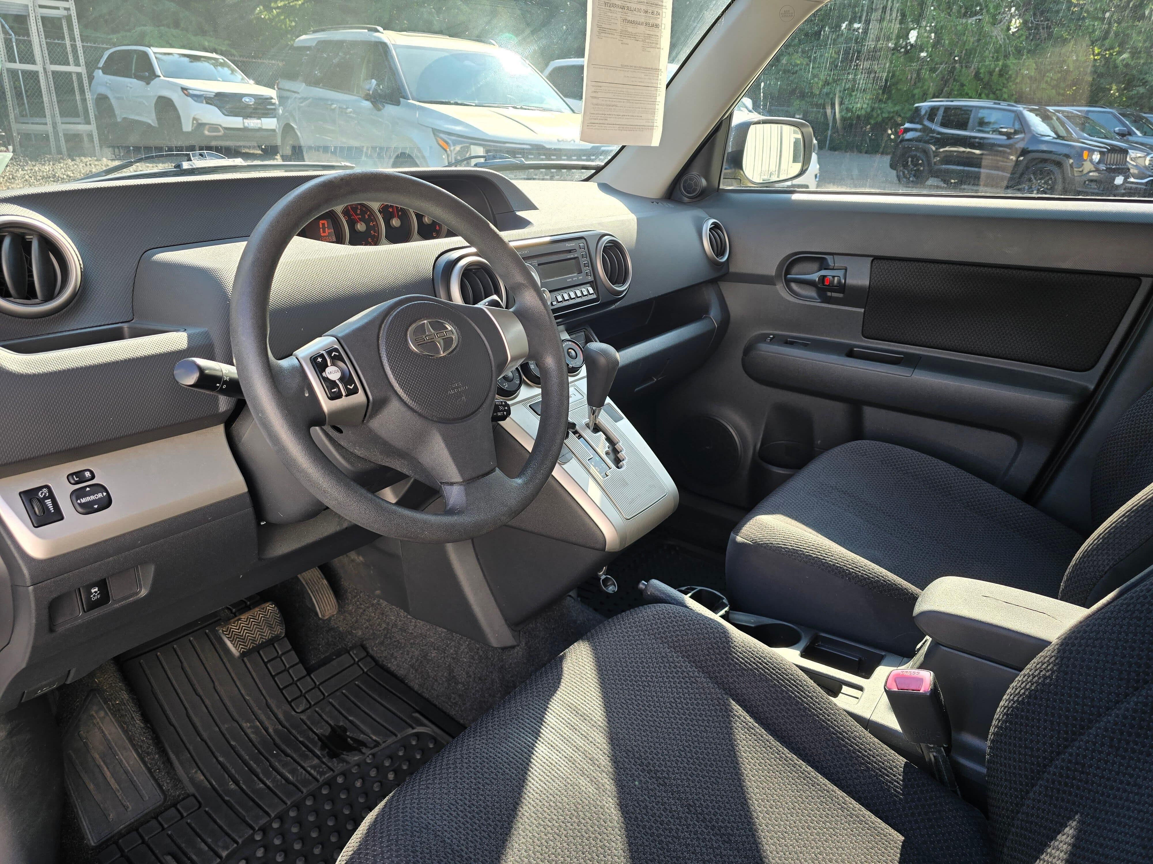 Used 2010 Super White Scion Base image 11