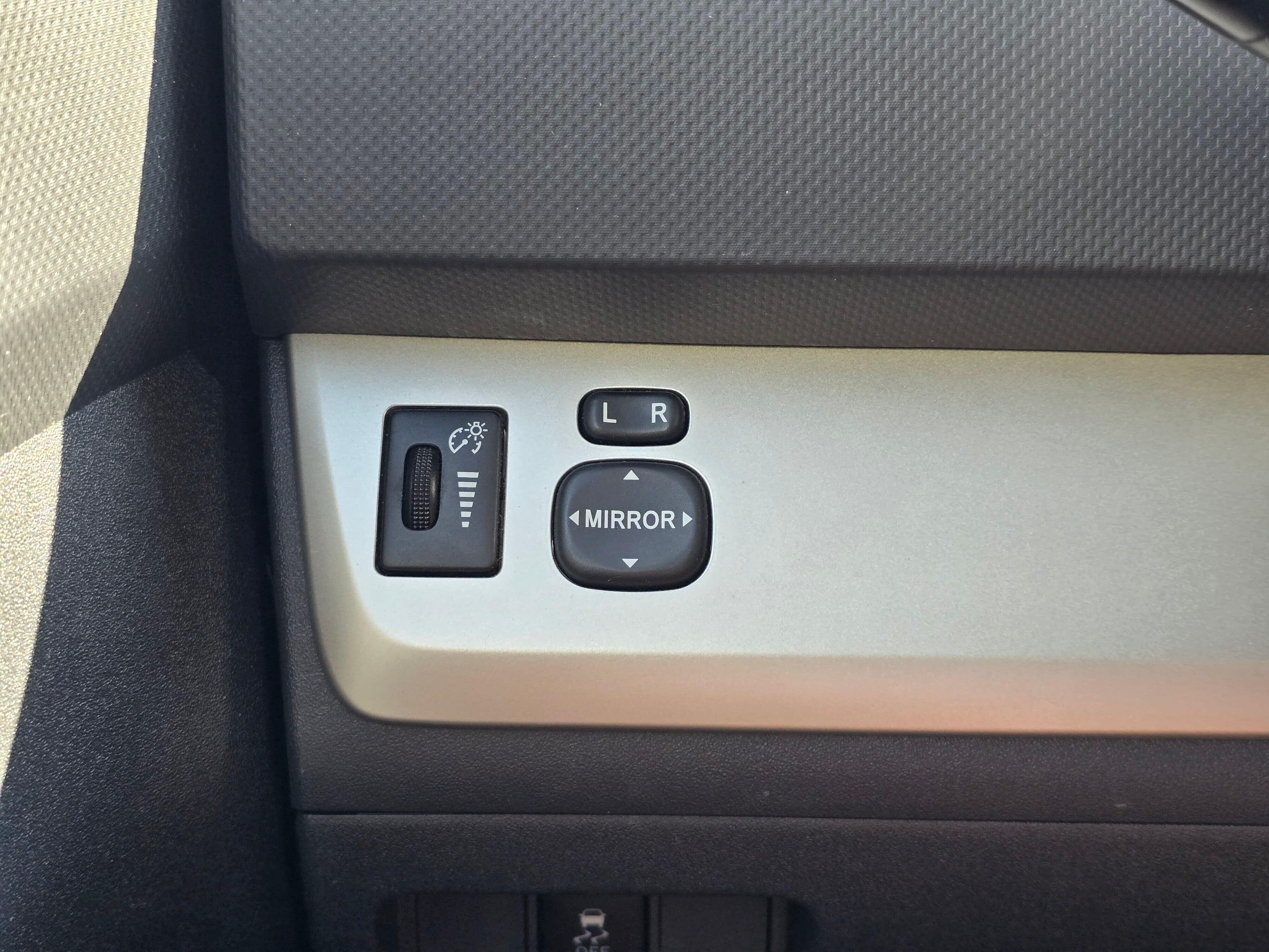 Used 2010 Super White Scion Base image 16