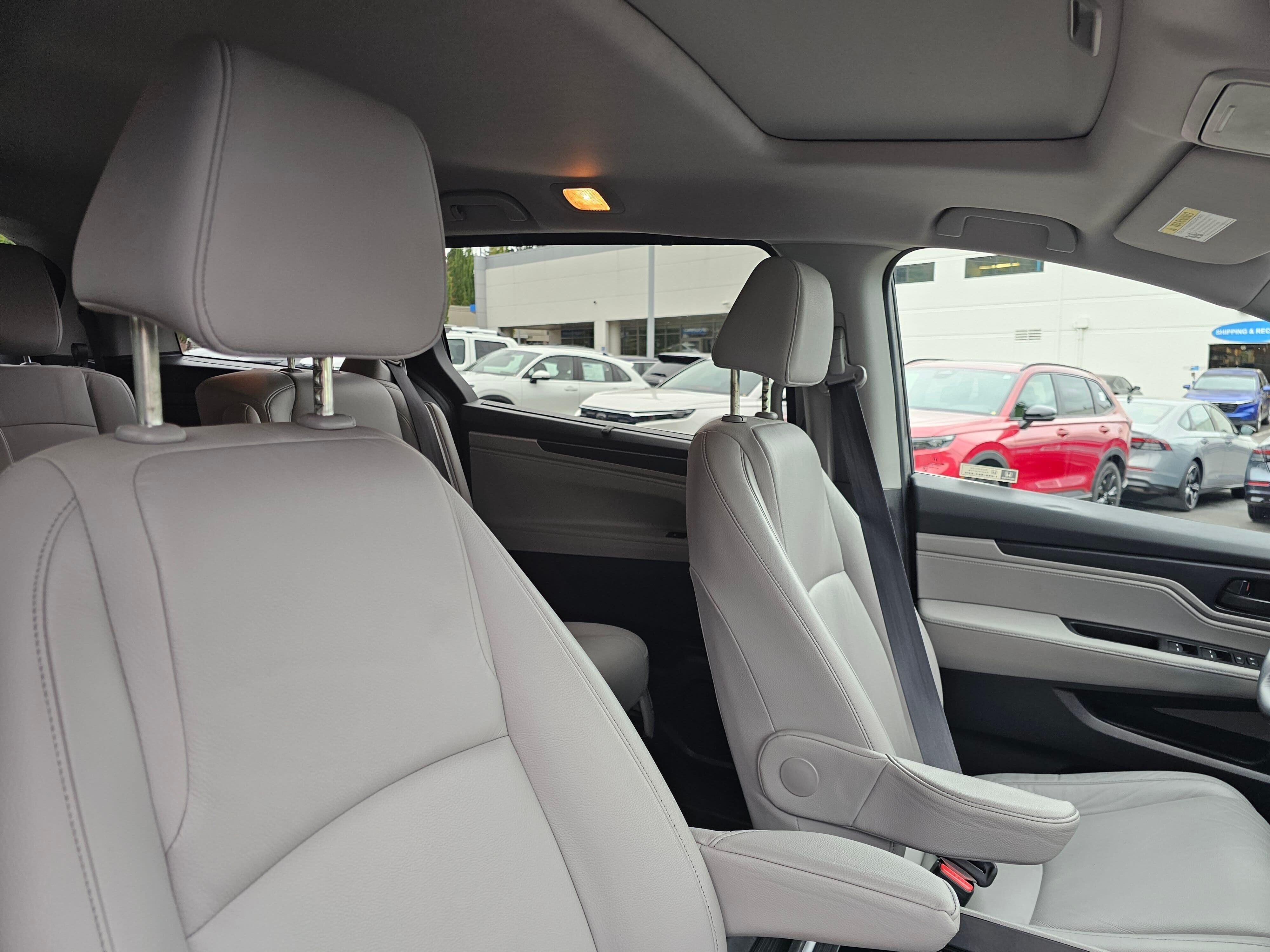 2023 Honda Odyssey EX-L - Photo 11