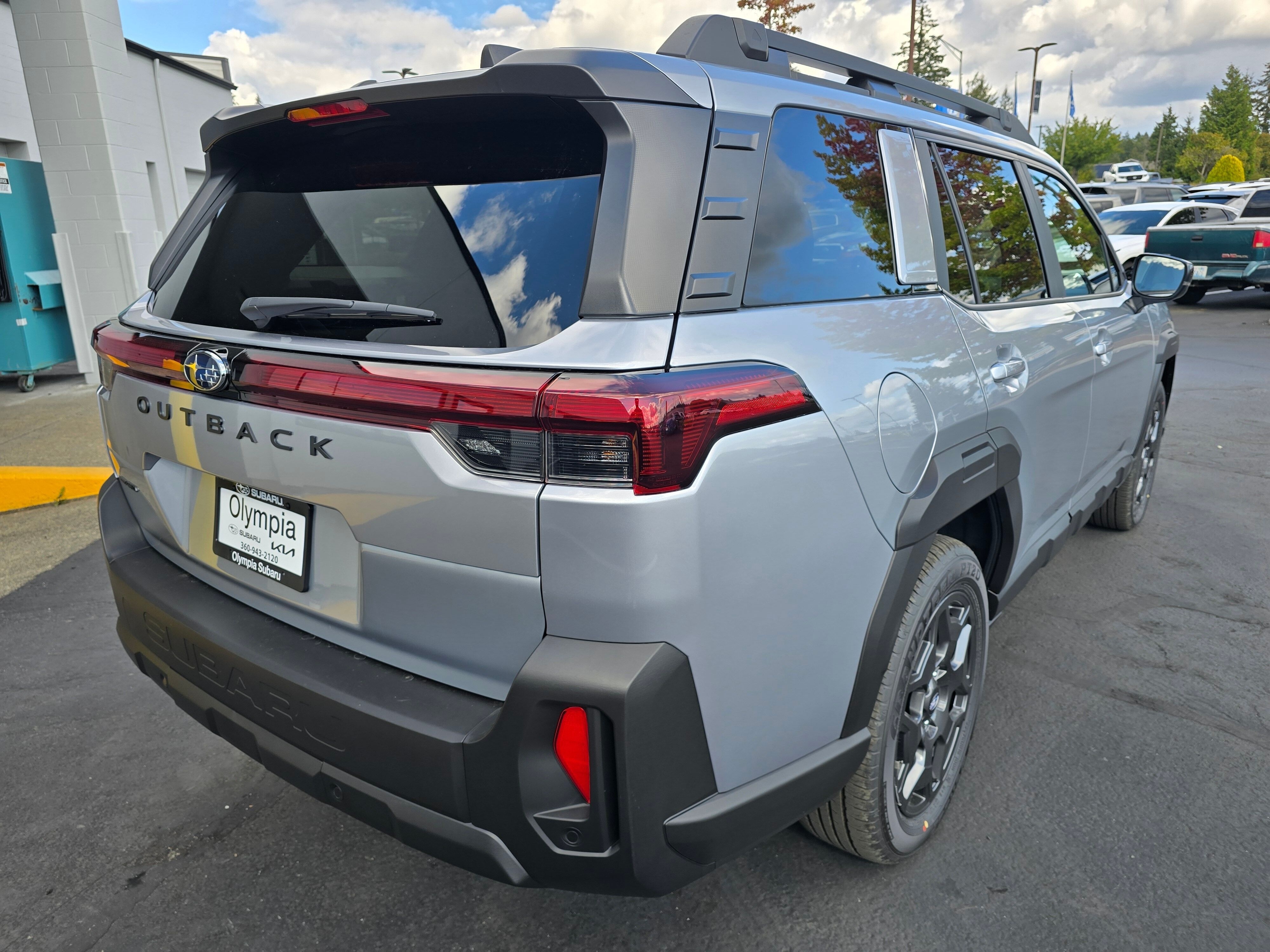 New 2026 ICE SILVER METALLIC Subaru Premium image 4