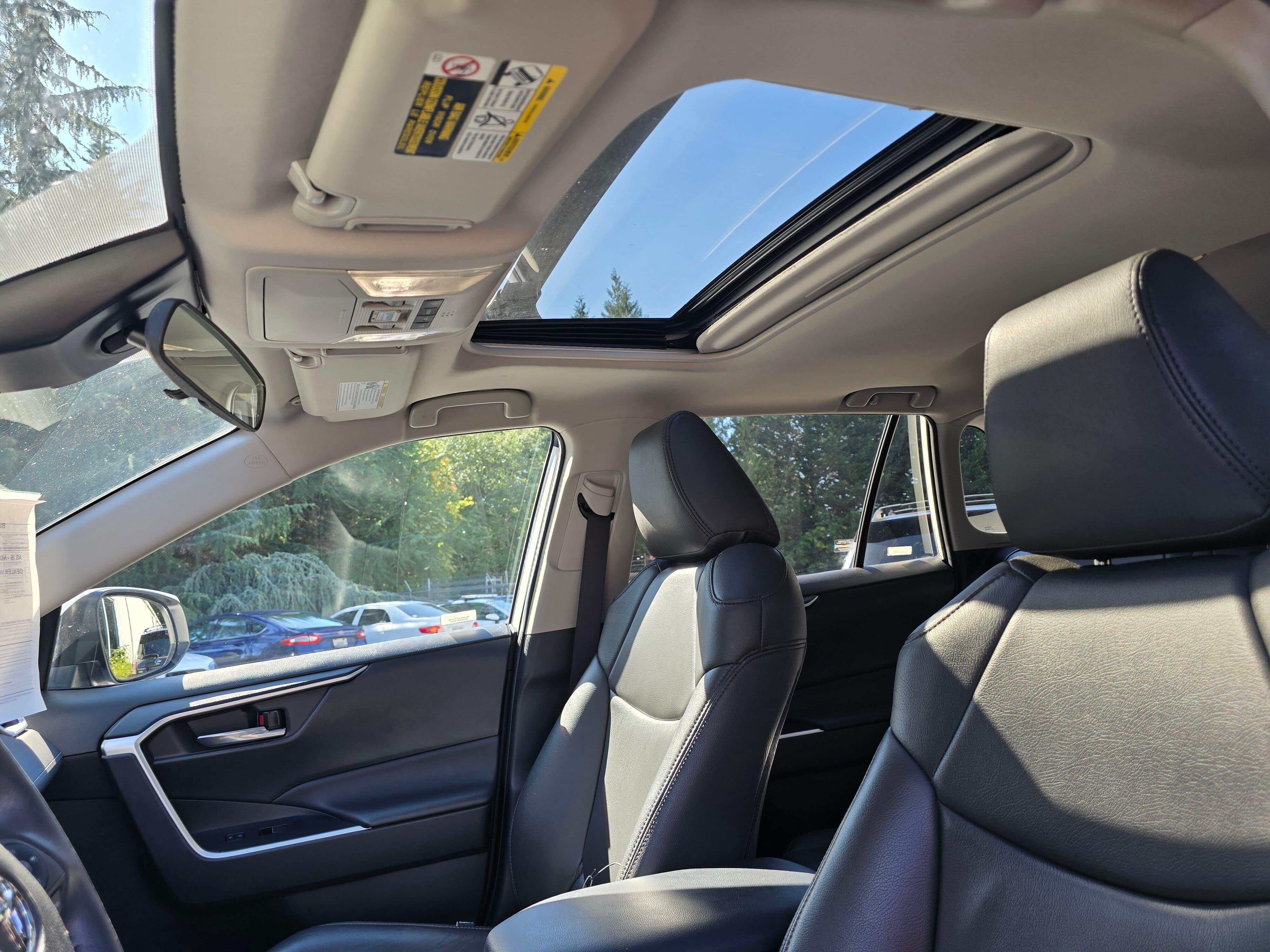 Used 2022 White Toyota XLE image 13