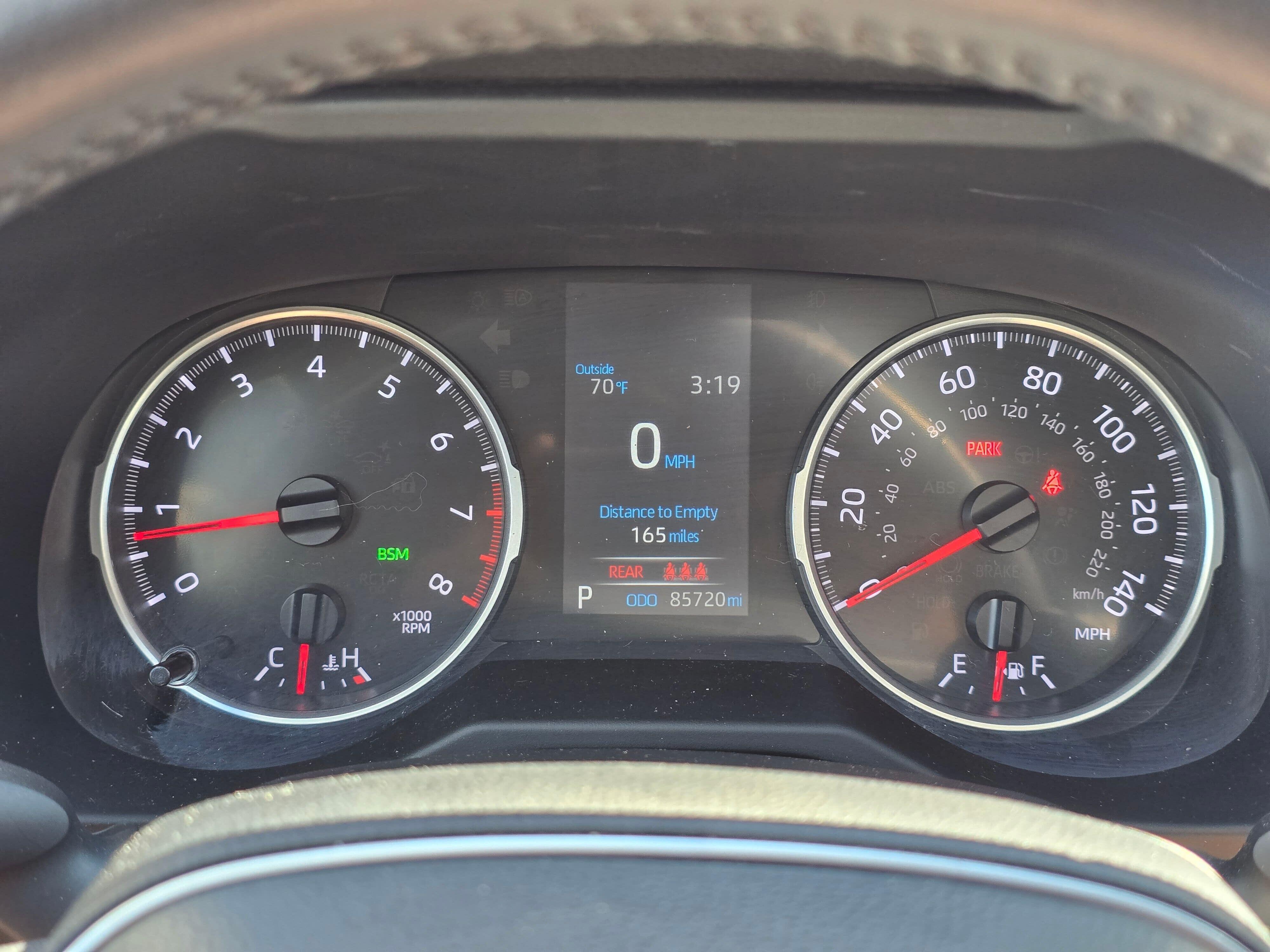 Used 2022 White Toyota XLE image 17