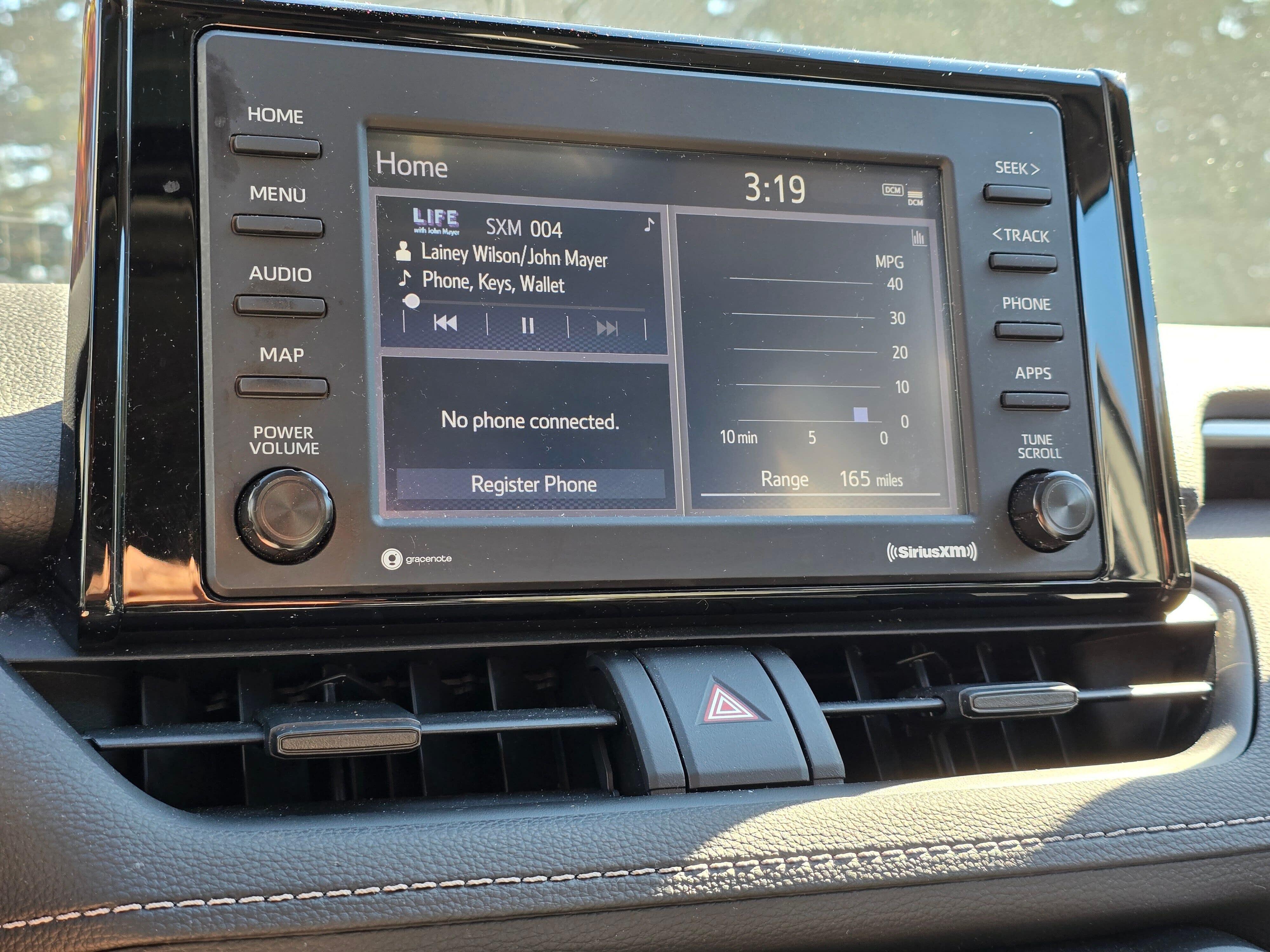 Used 2022 White Toyota XLE image 19