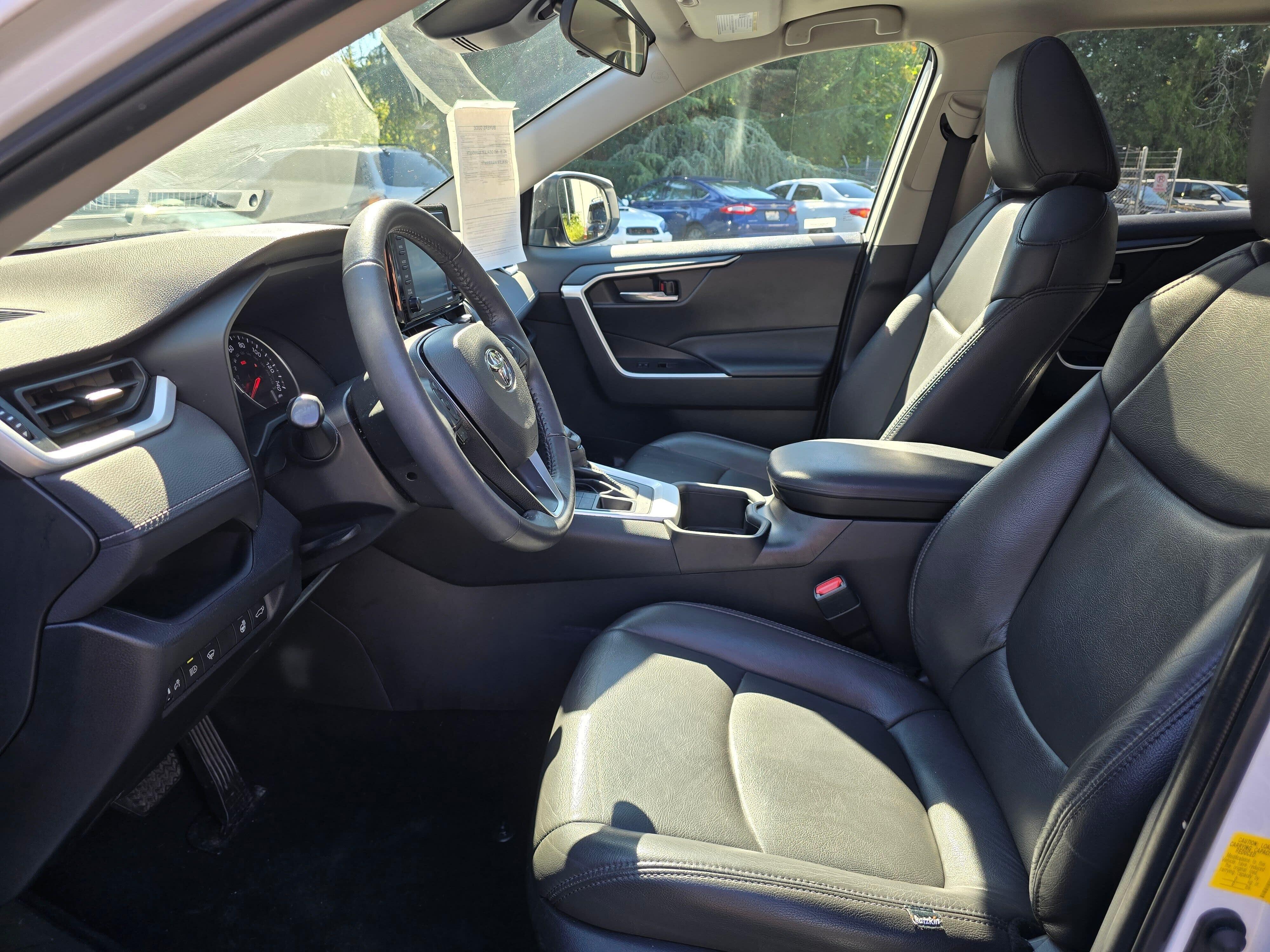 Used 2022 White Toyota XLE image 8