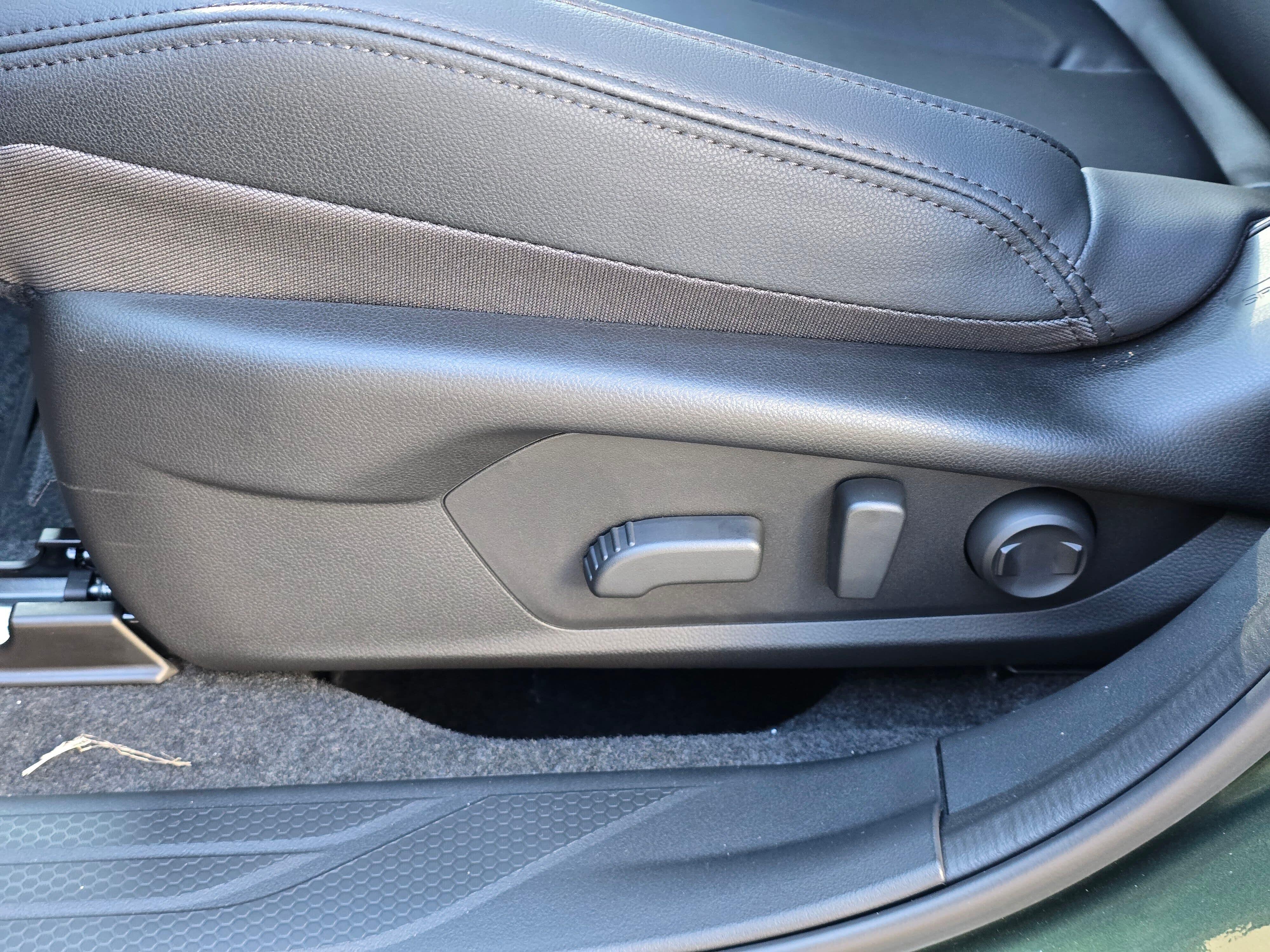 New 2026 DEEP EMERALD GREEN PEARL Subaru Premium image 14