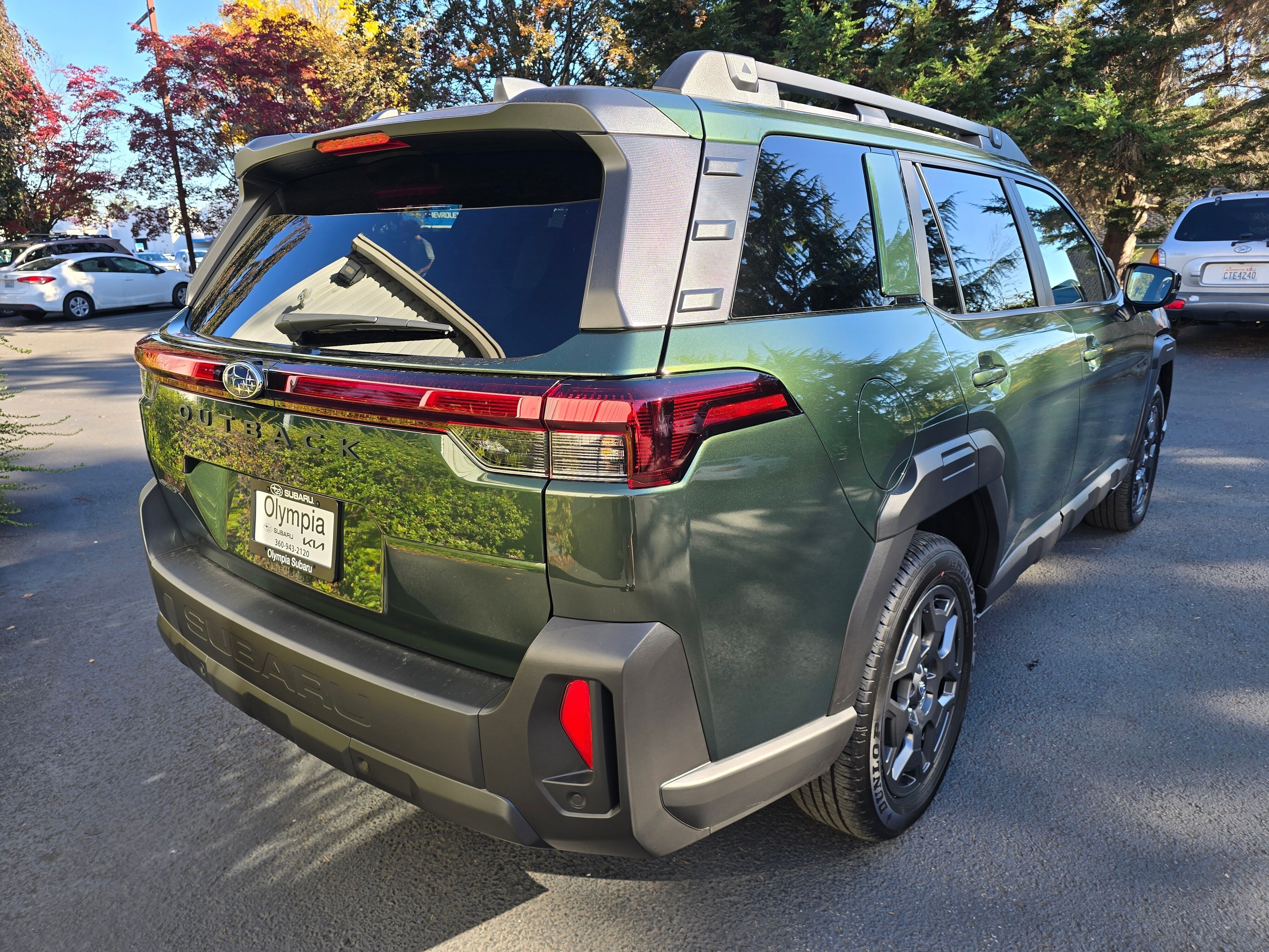 New 2026 DEEP EMERALD GREEN PEARL Subaru Premium image 4