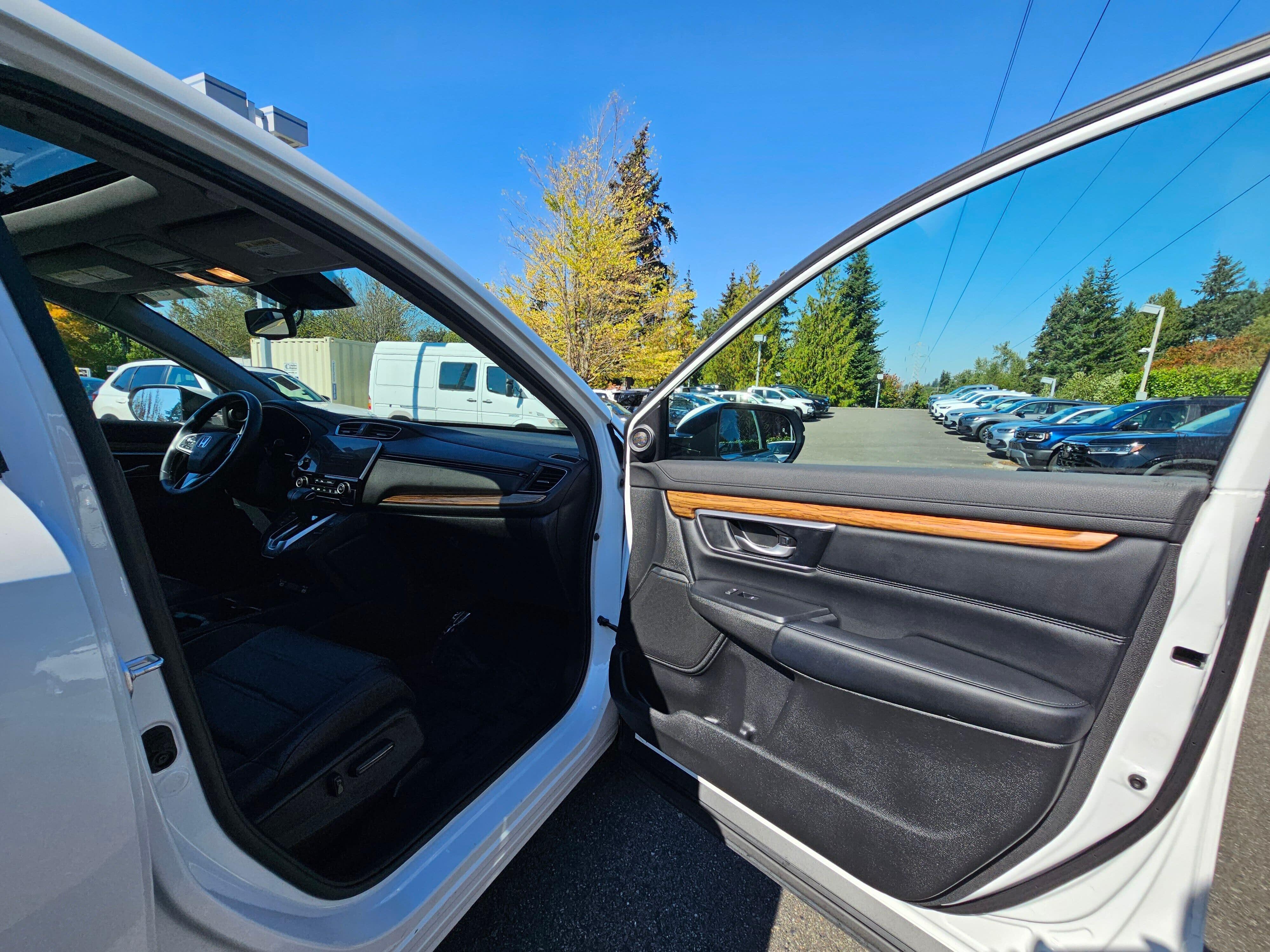Certified Used 2022 Platinum White Pearl Honda AWD EX-L image 12
