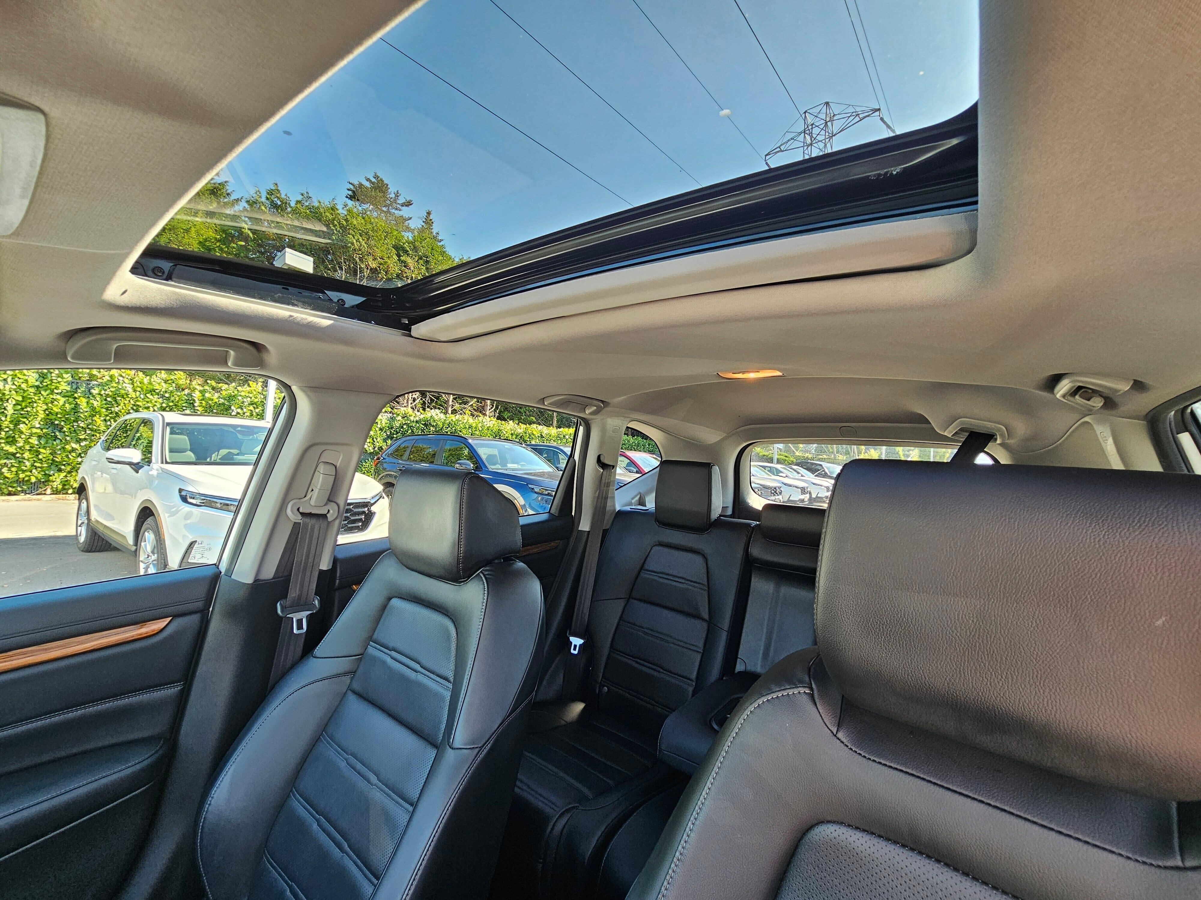 Certified Used 2022 Platinum White Pearl Honda AWD EX-L image 24