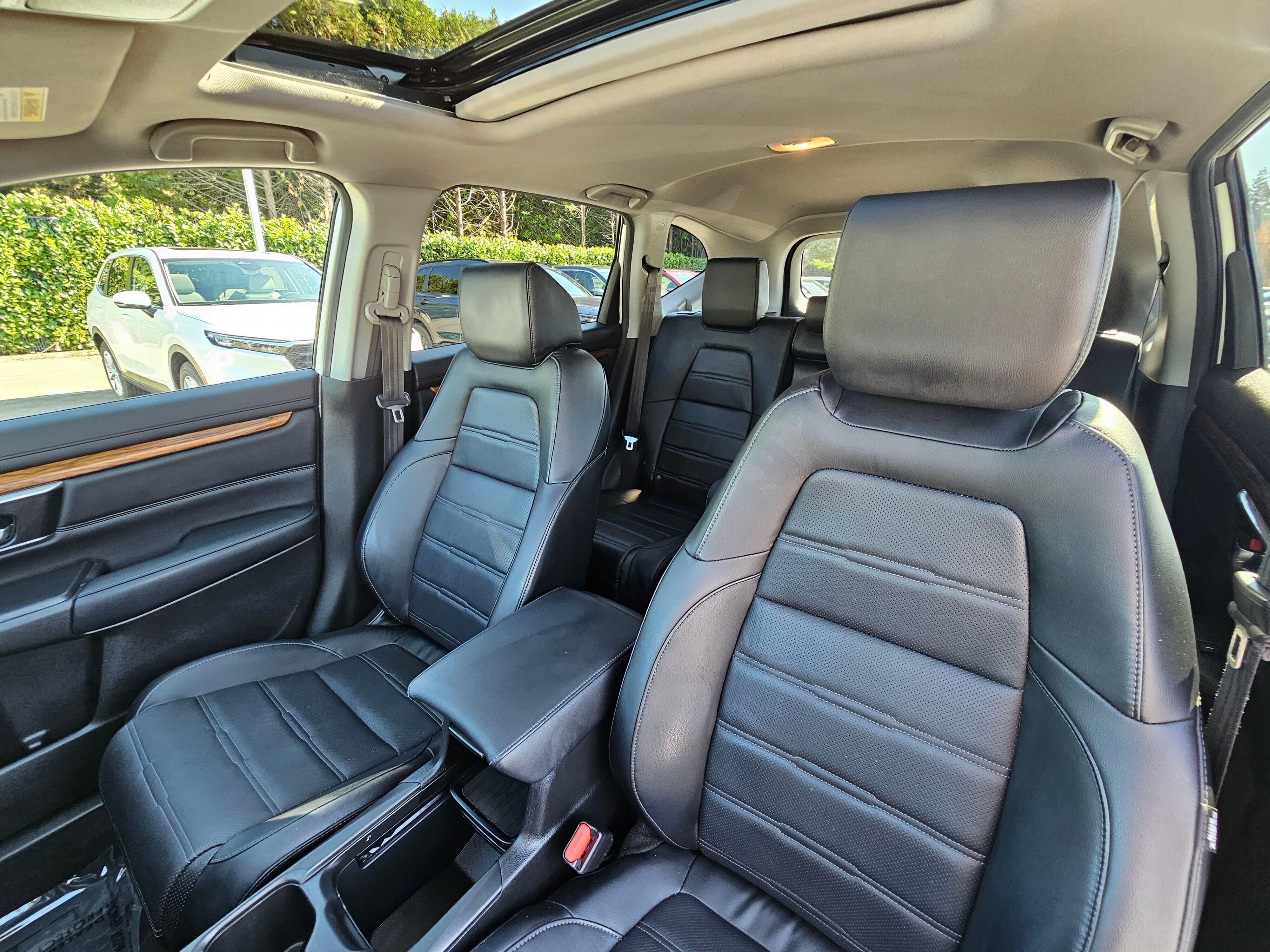 Certified Used 2022 Platinum White Pearl Honda AWD EX-L image 25