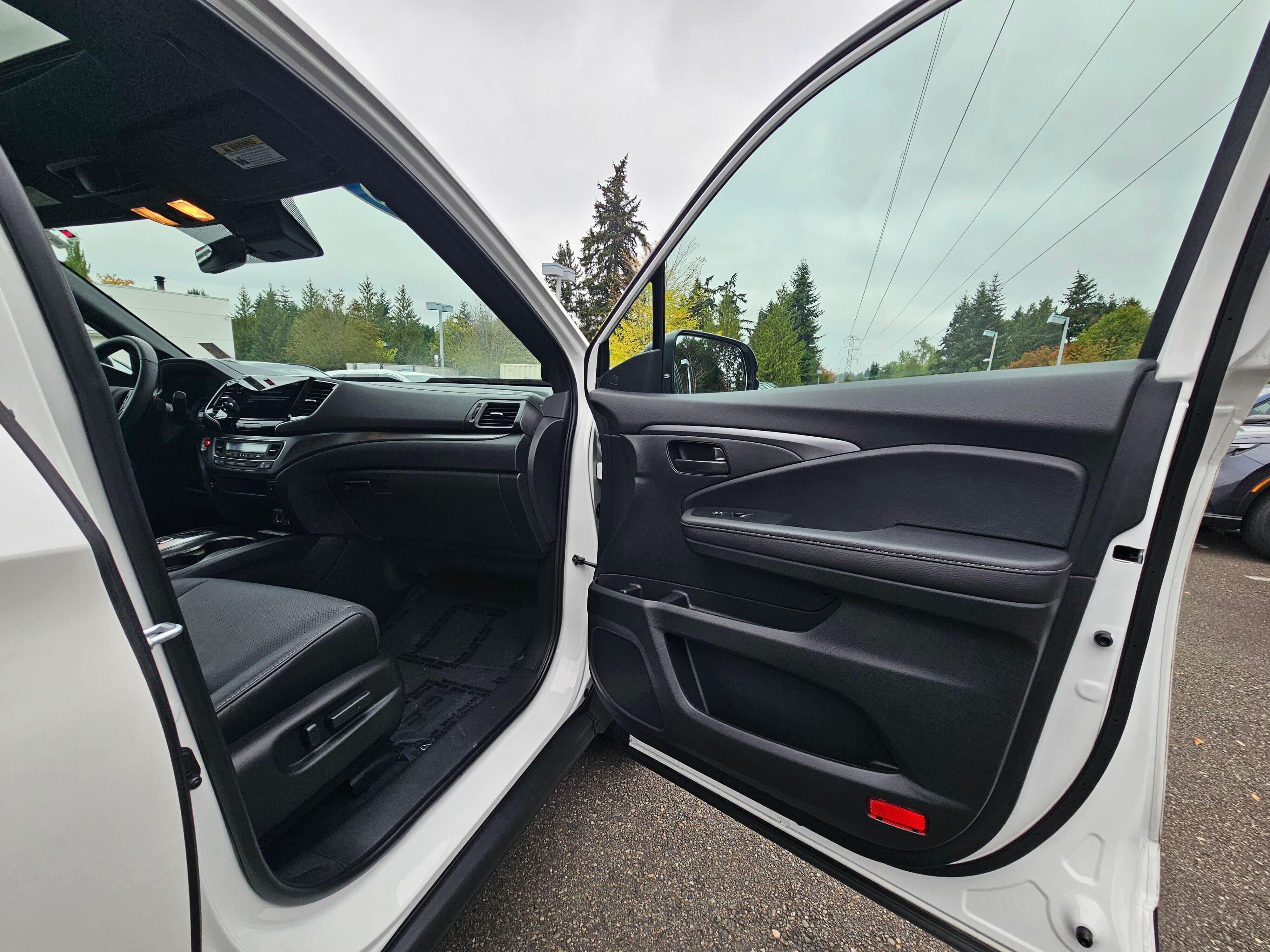 Certified Used 2023 Platinum White Pearl Honda AWD EX-L image 12
