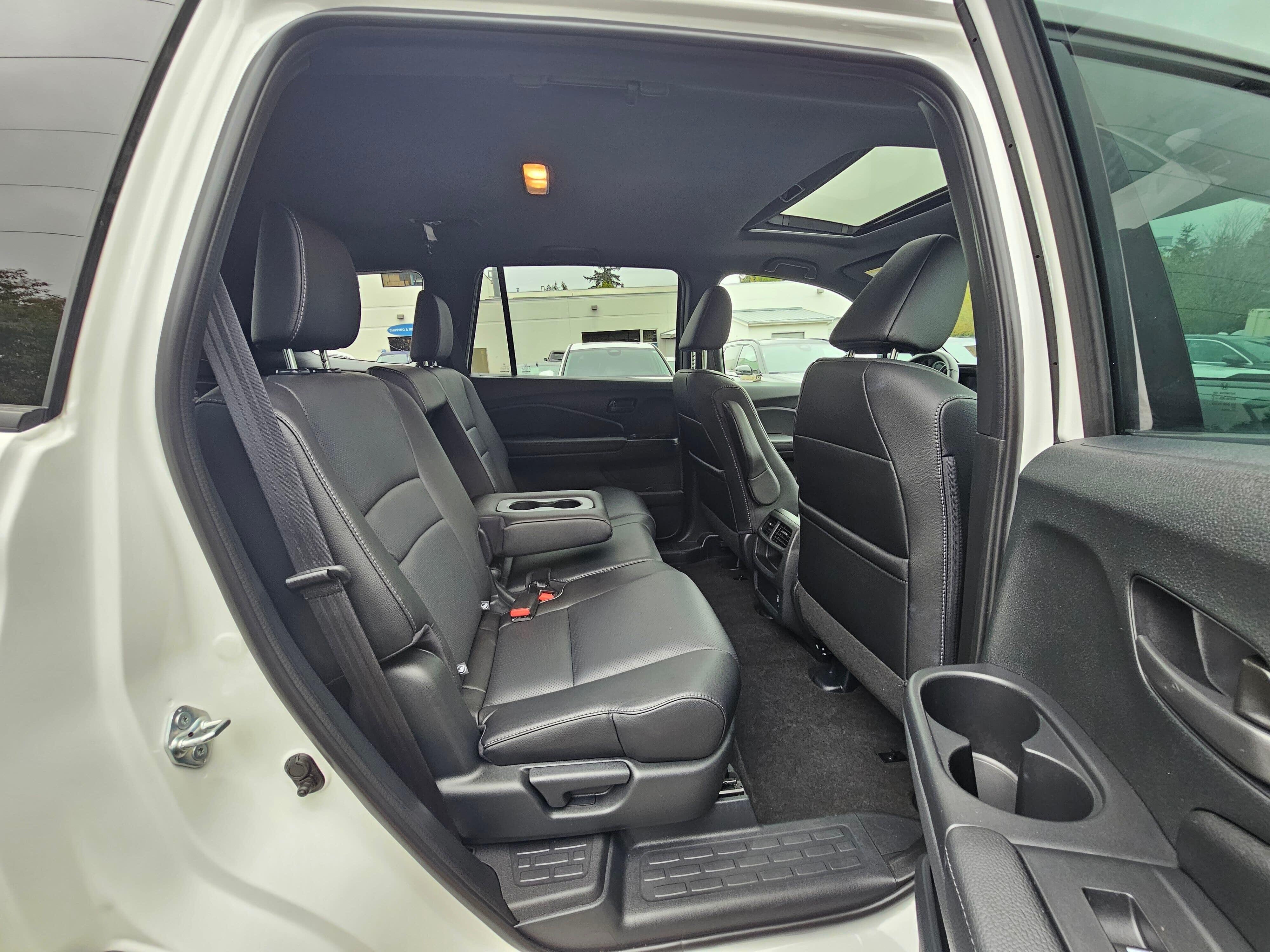 Certified Used 2023 Platinum White Pearl Honda AWD EX-L image 13