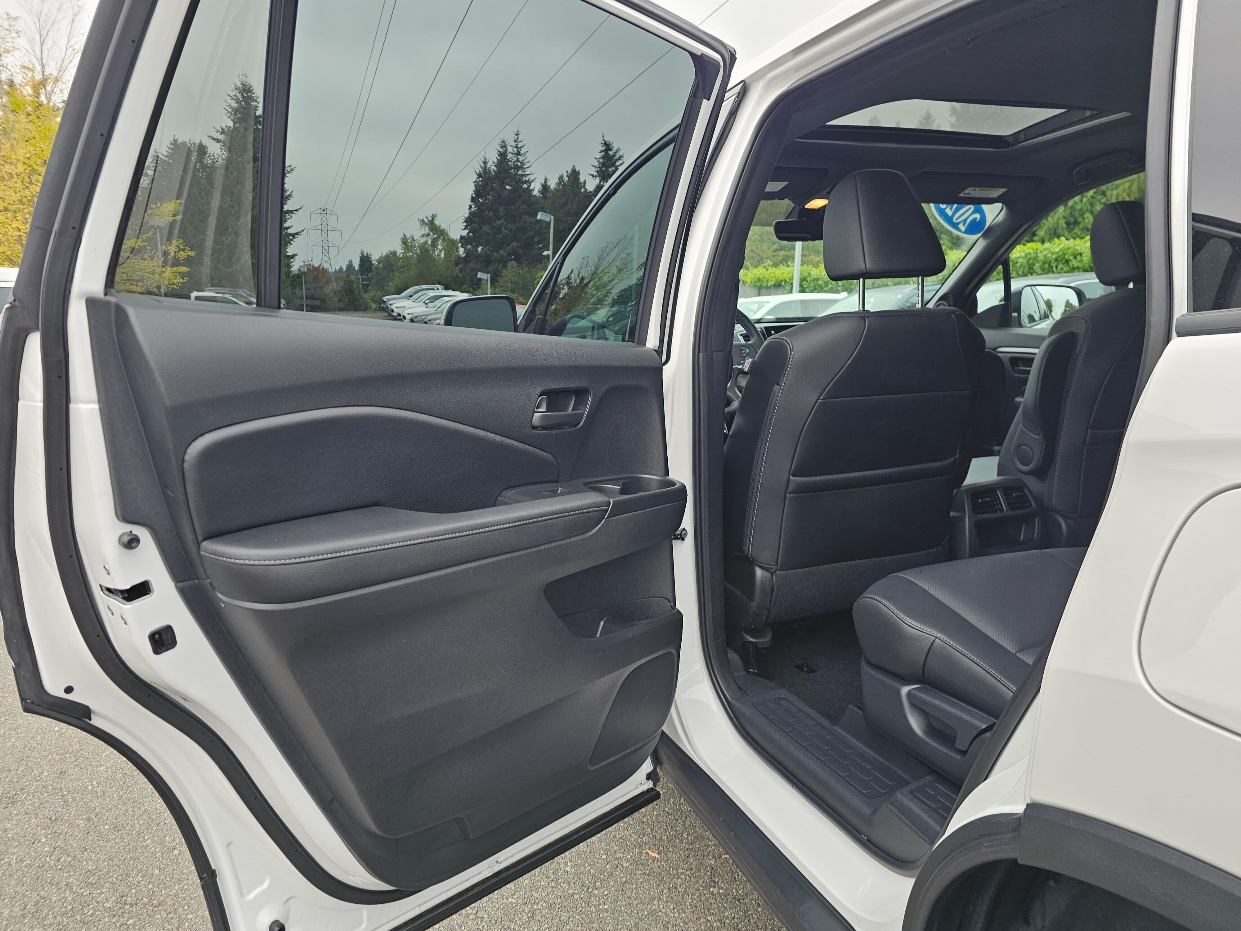Certified Used 2023 Platinum White Pearl Honda AWD EX-L image 18