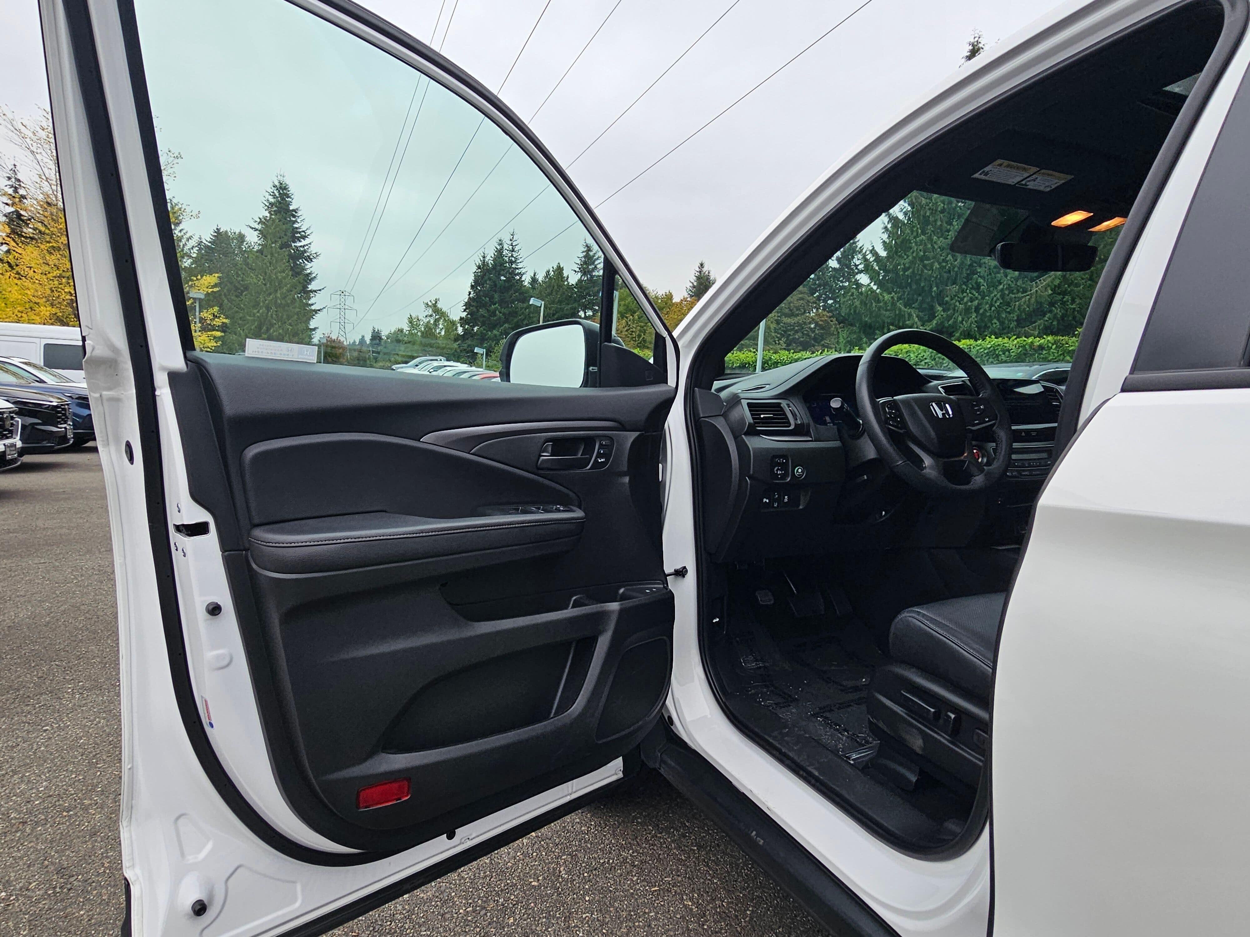 Certified Used 2023 Platinum White Pearl Honda AWD EX-L image 22