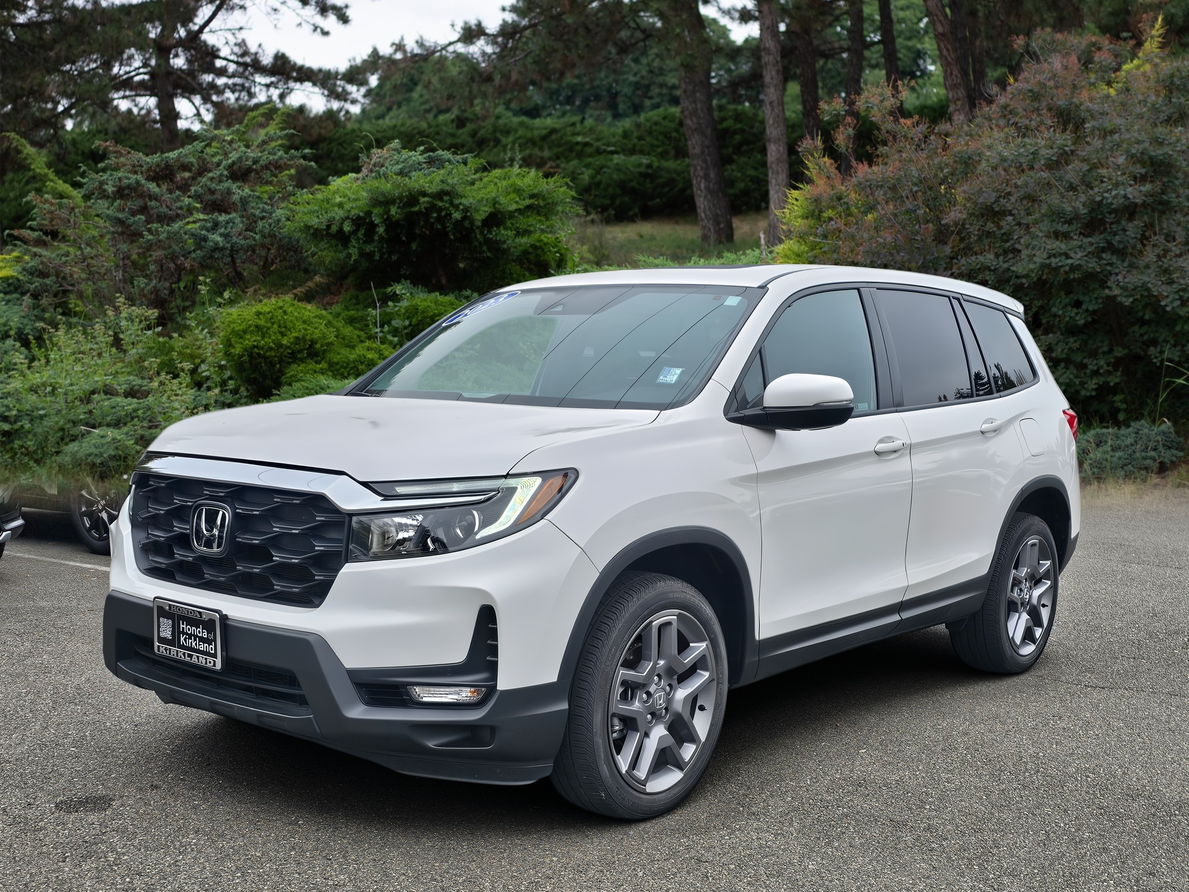 Certified Used 2023 Platinum White Pearl Honda AWD EX-L image 3