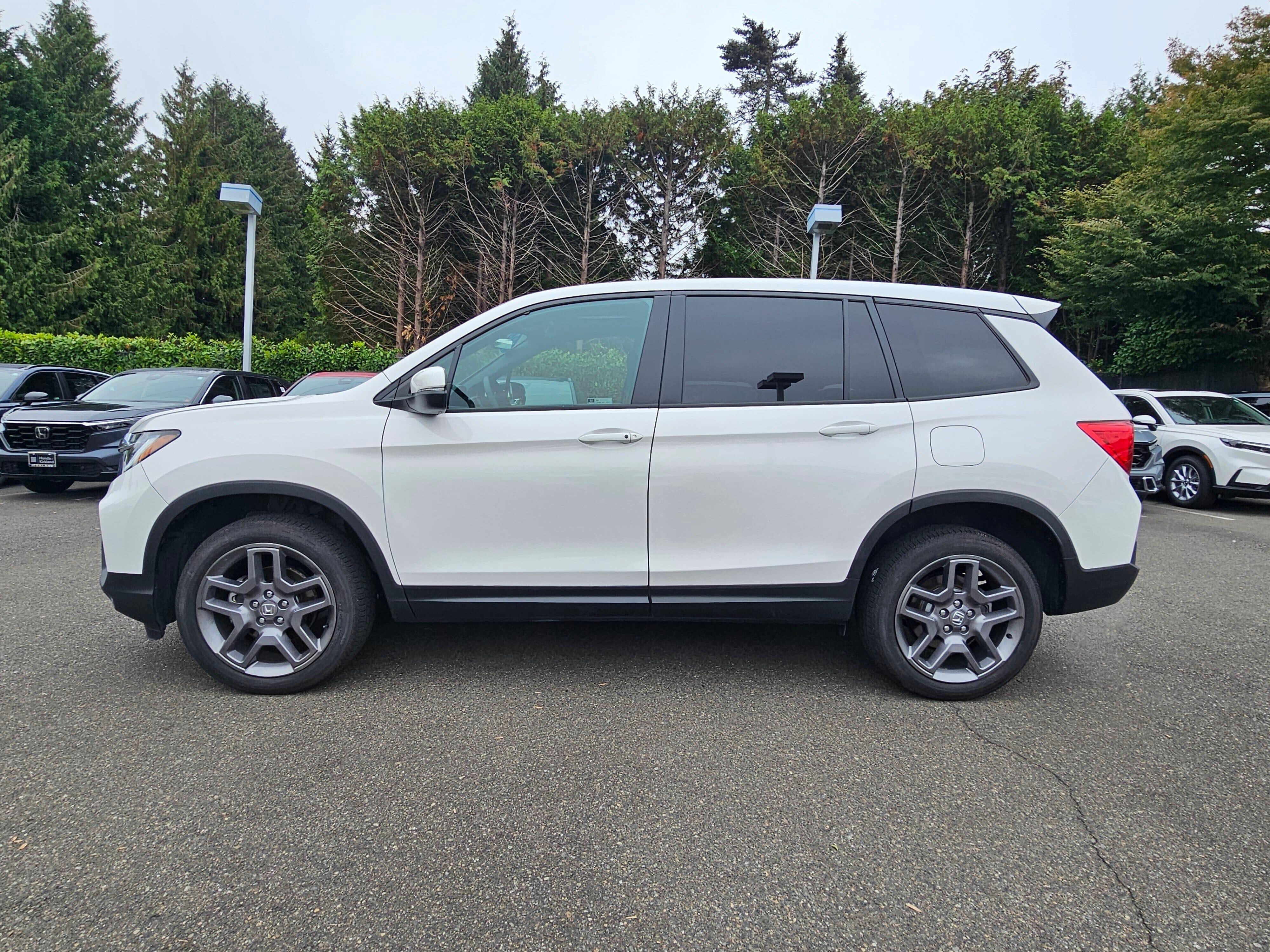 Certified Used 2023 Platinum White Pearl Honda AWD EX-L image 4