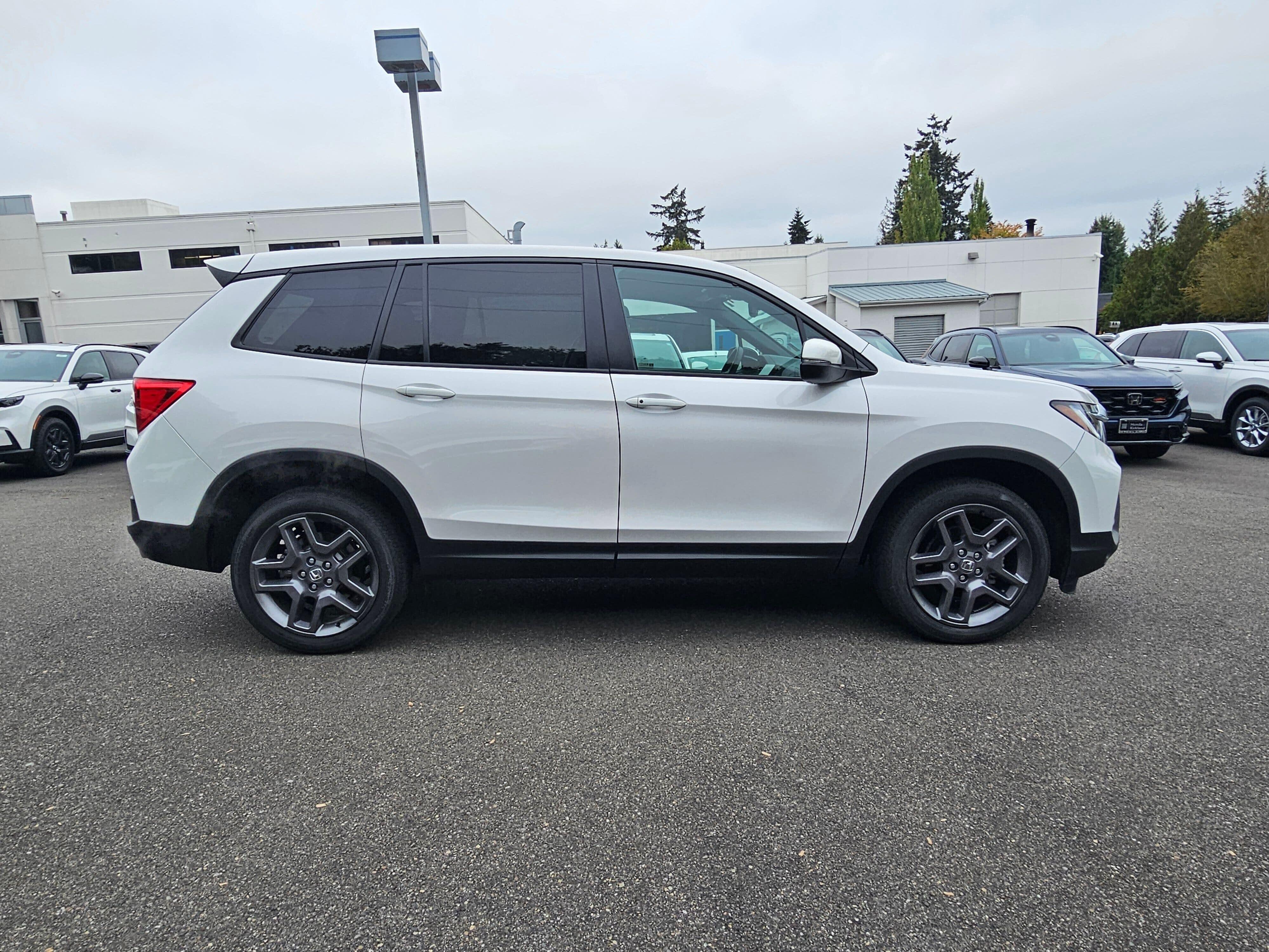Certified Used 2023 Platinum White Pearl Honda AWD EX-L image 8