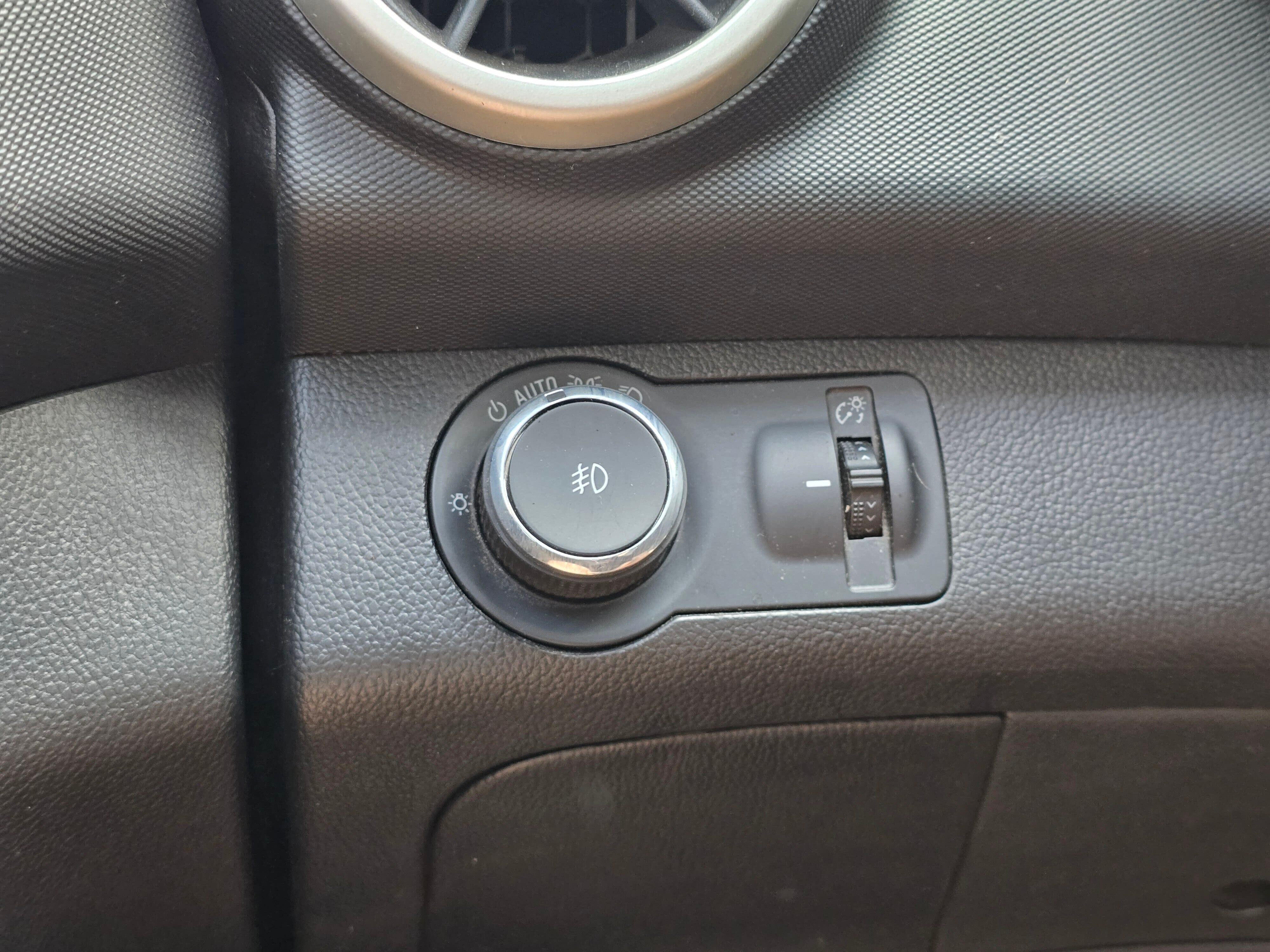 Used 2018 Red Chevrolet LT image 13