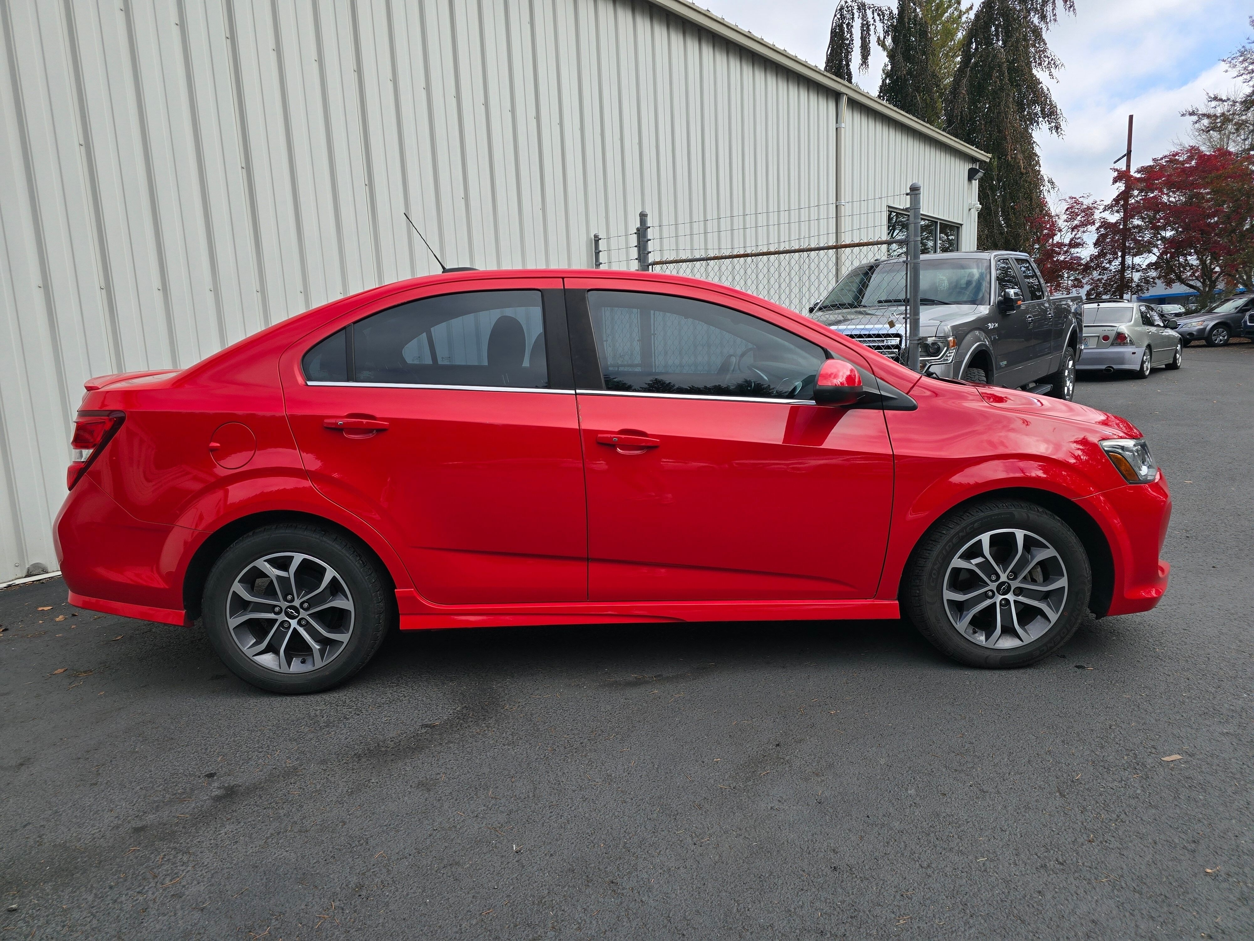 Used 2018 Red Chevrolet LT image 3