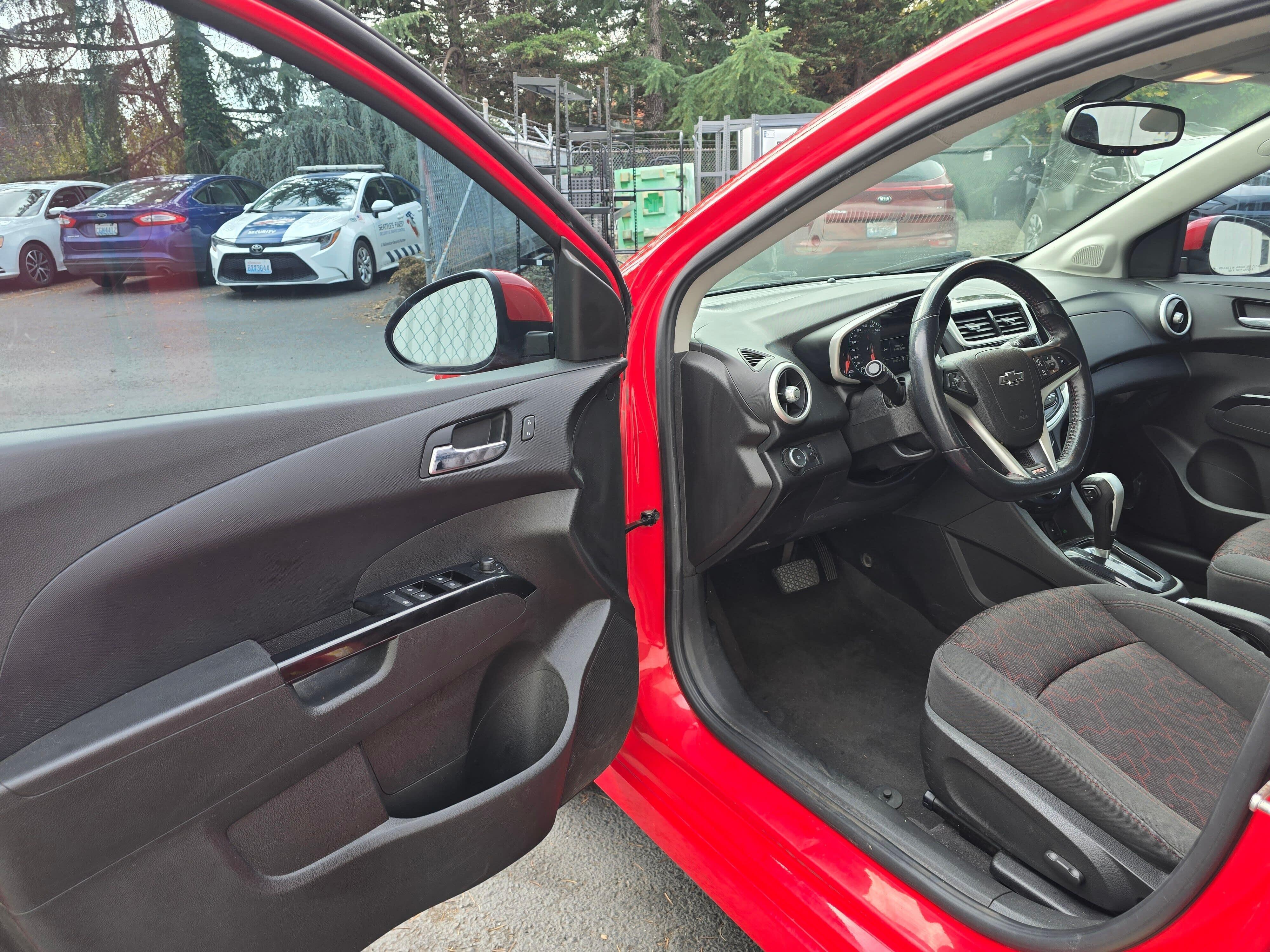 Used 2018 Red Chevrolet LT image 7