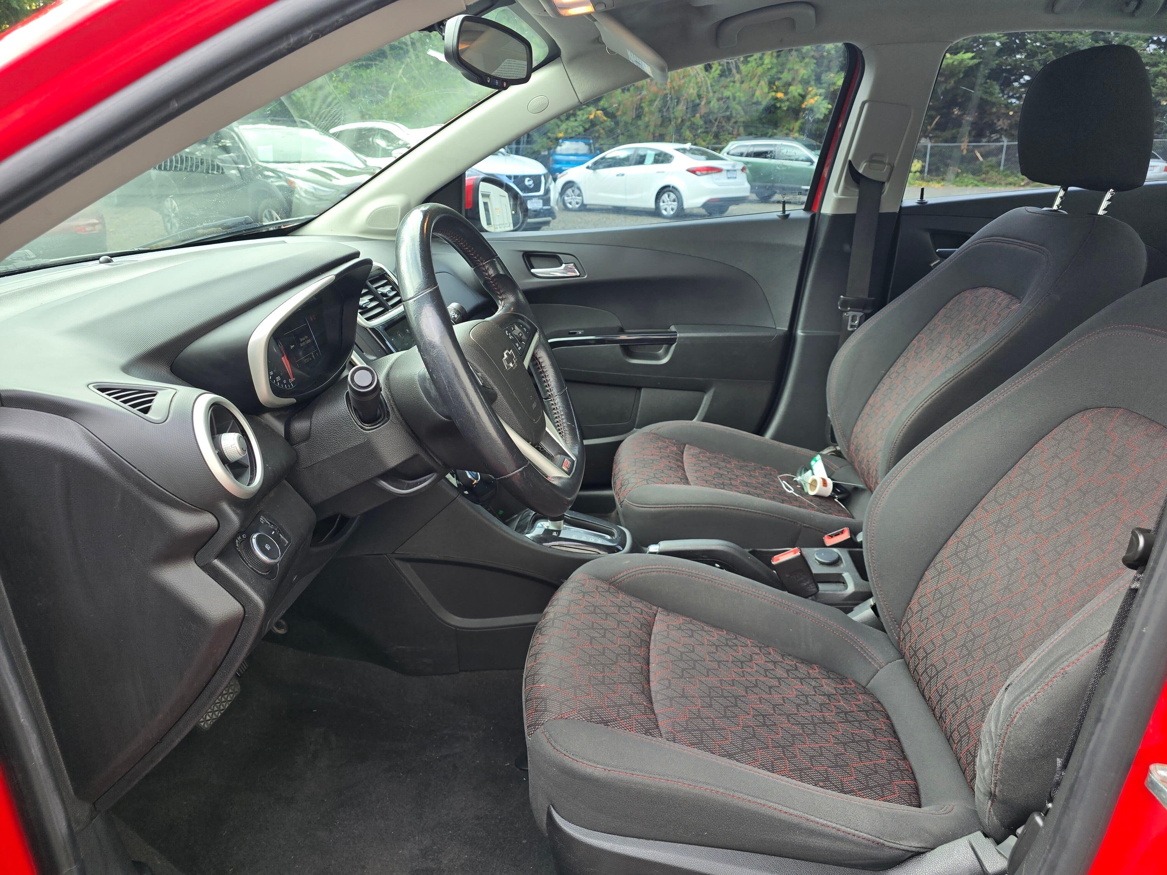 Used 2018 Red Chevrolet LT image 8