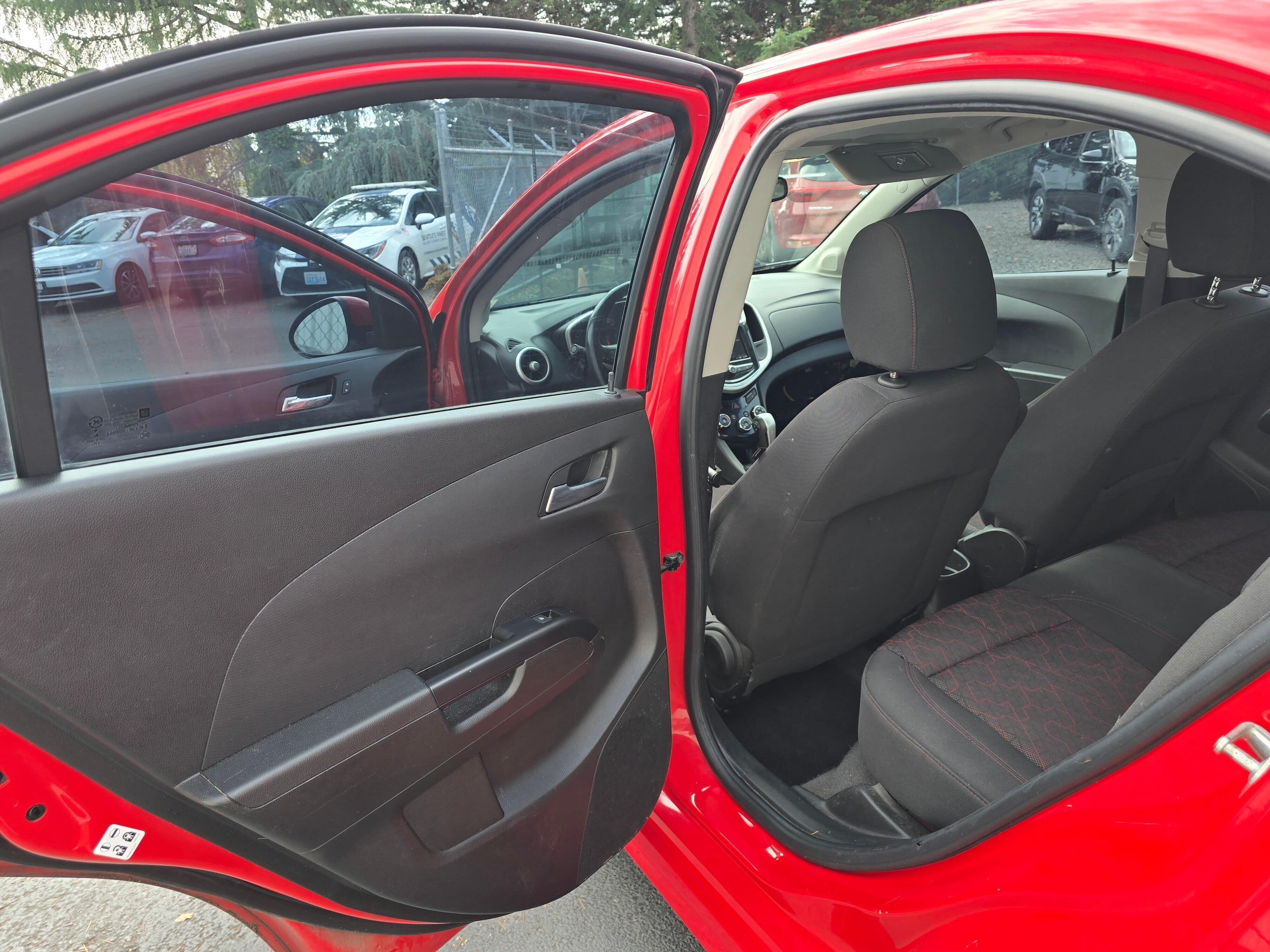 Used 2018 Red Chevrolet LT image 9