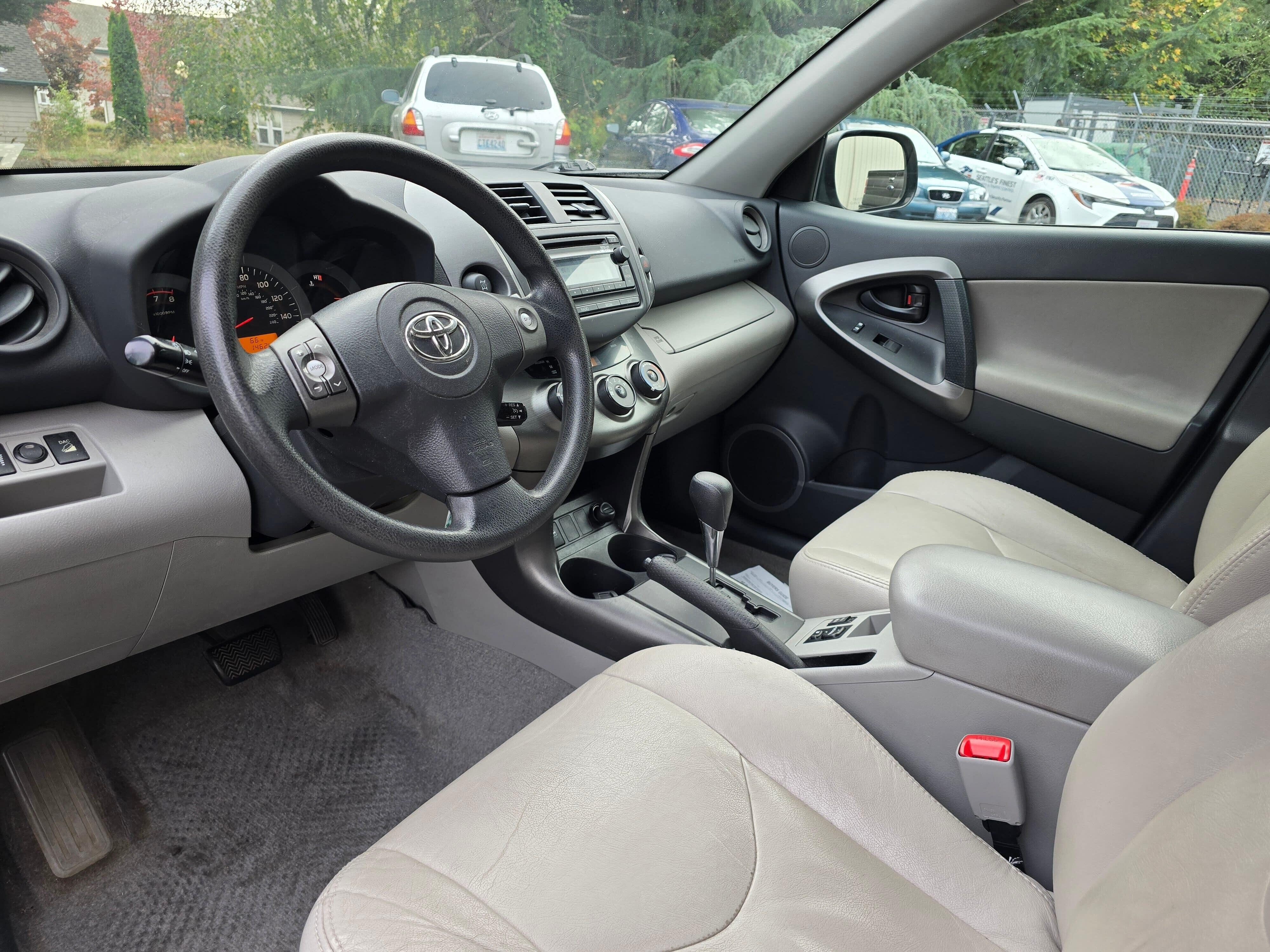 Used 2012 Classic Silver Metallic Toyota Base image 10