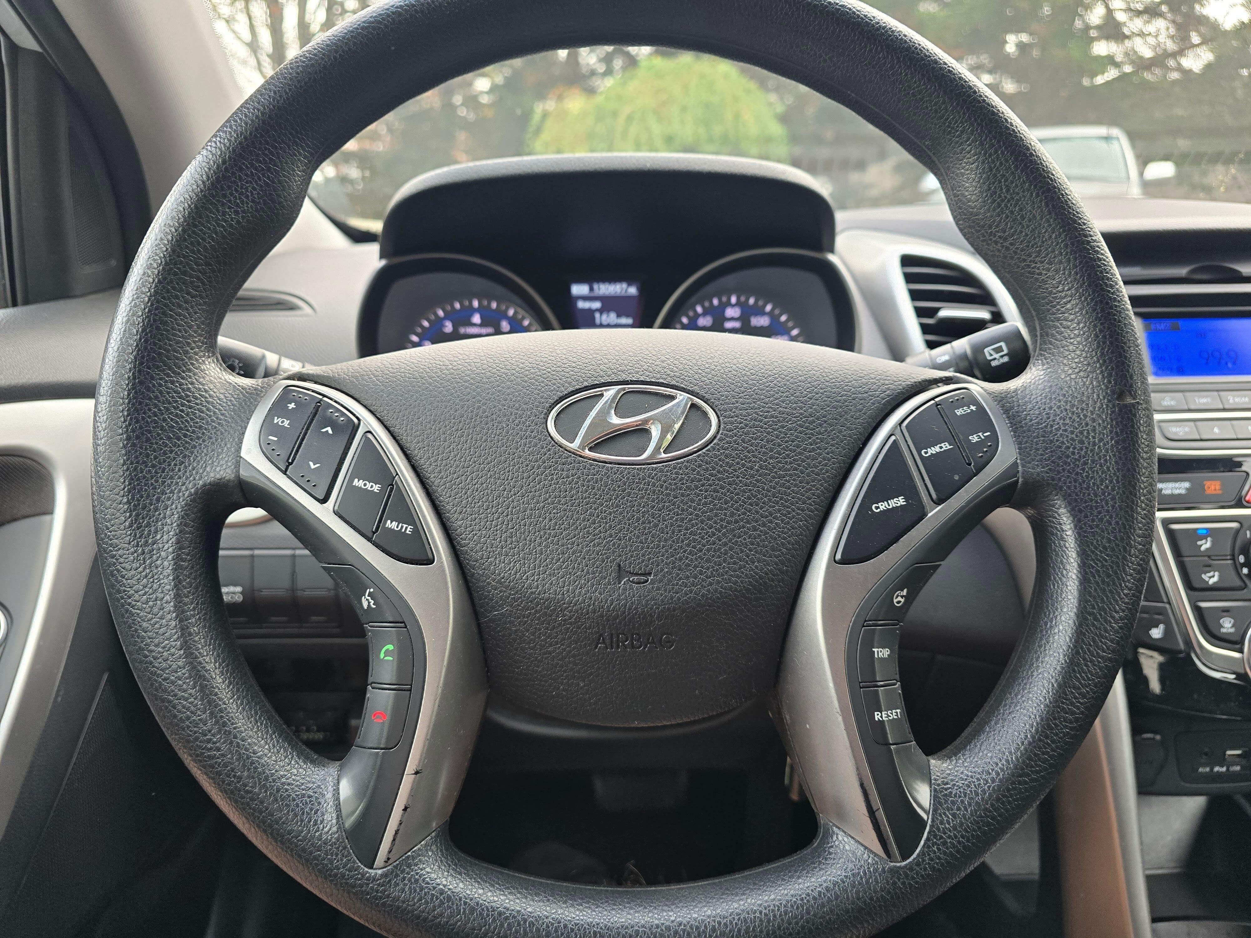 Used 2016 Shimmering Silver Hyundai Base image 12