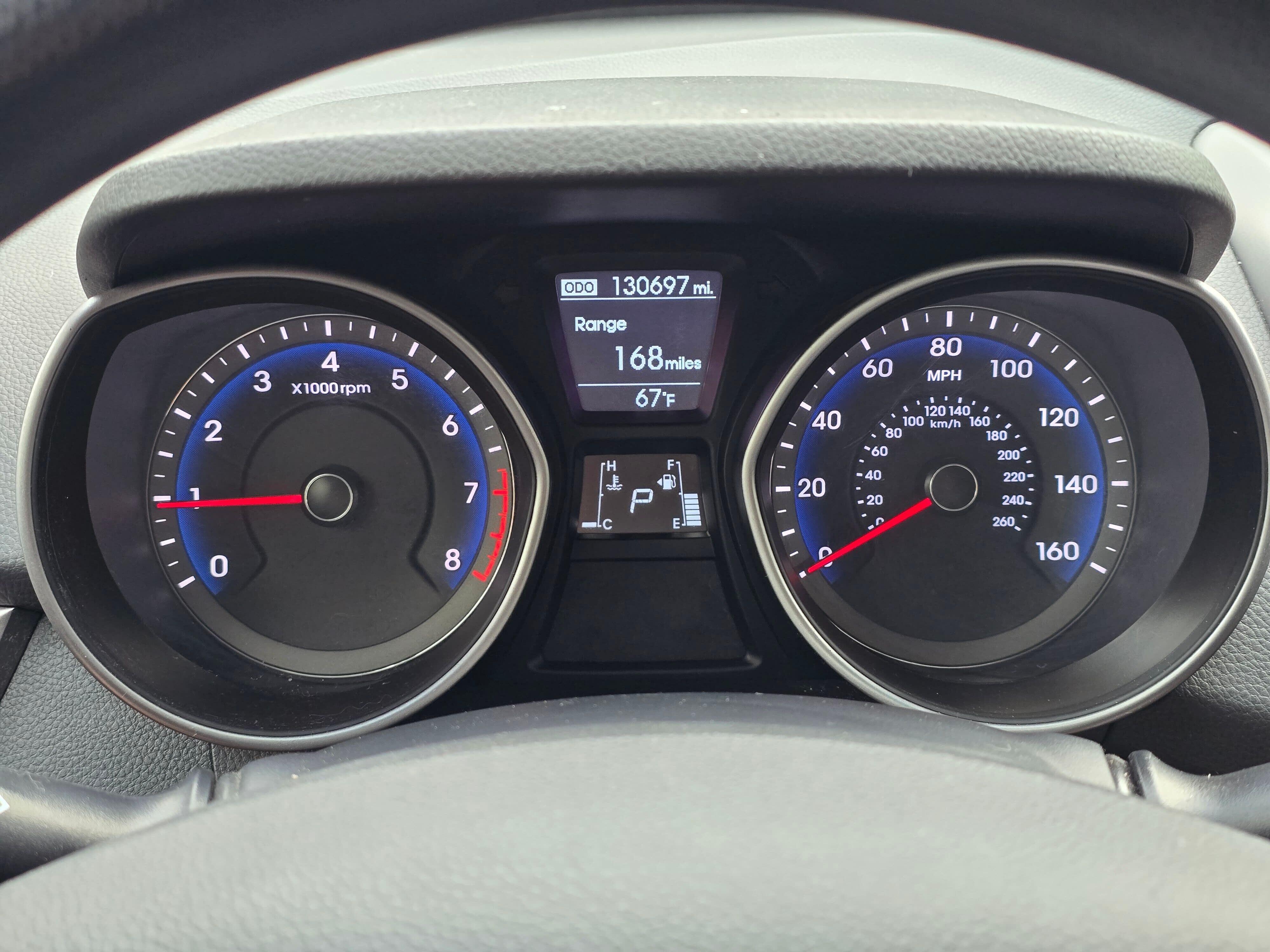 Used 2016 Shimmering Silver Hyundai Base image 15