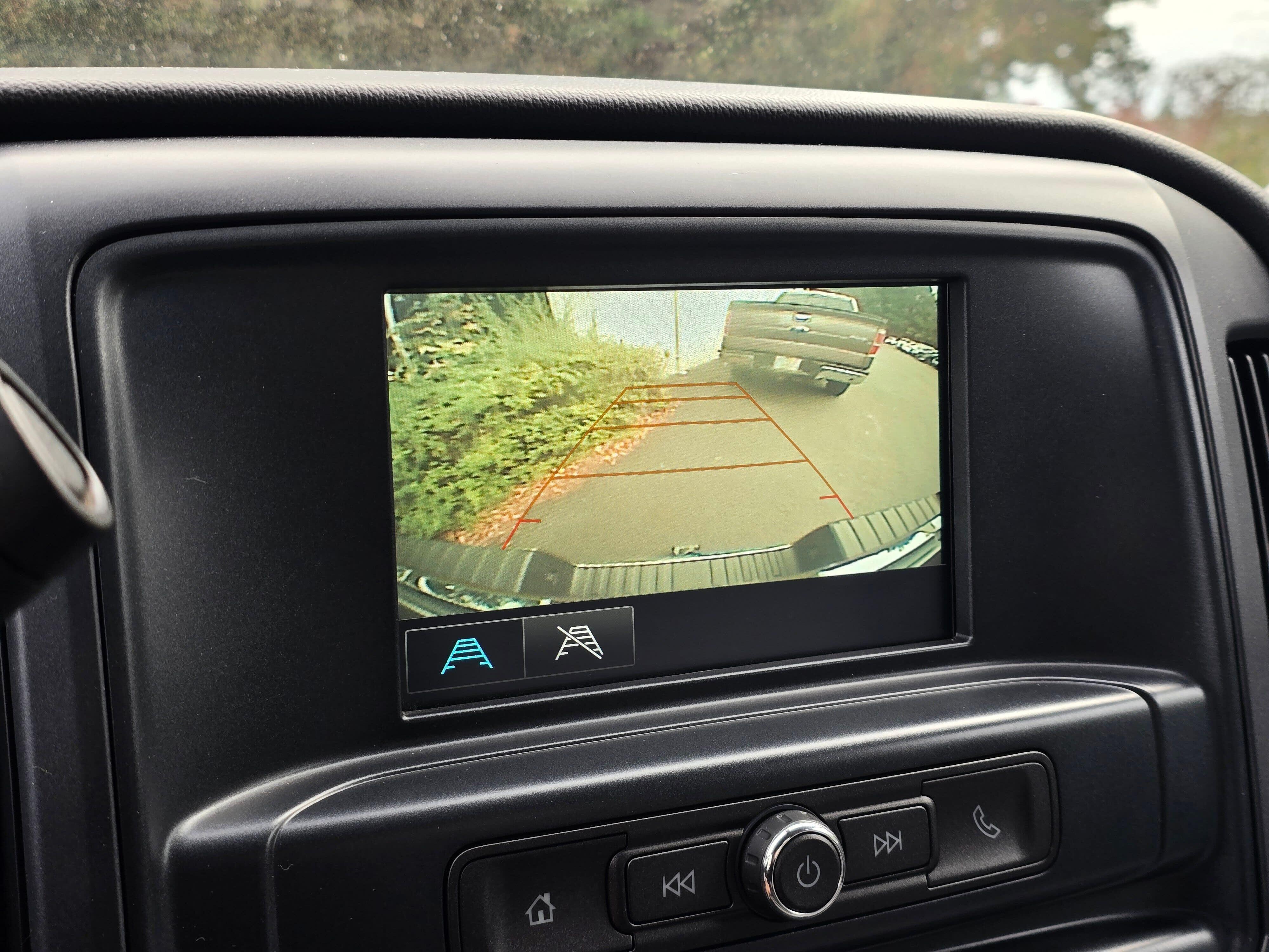Used 2018 Summit White GMC Base image 19