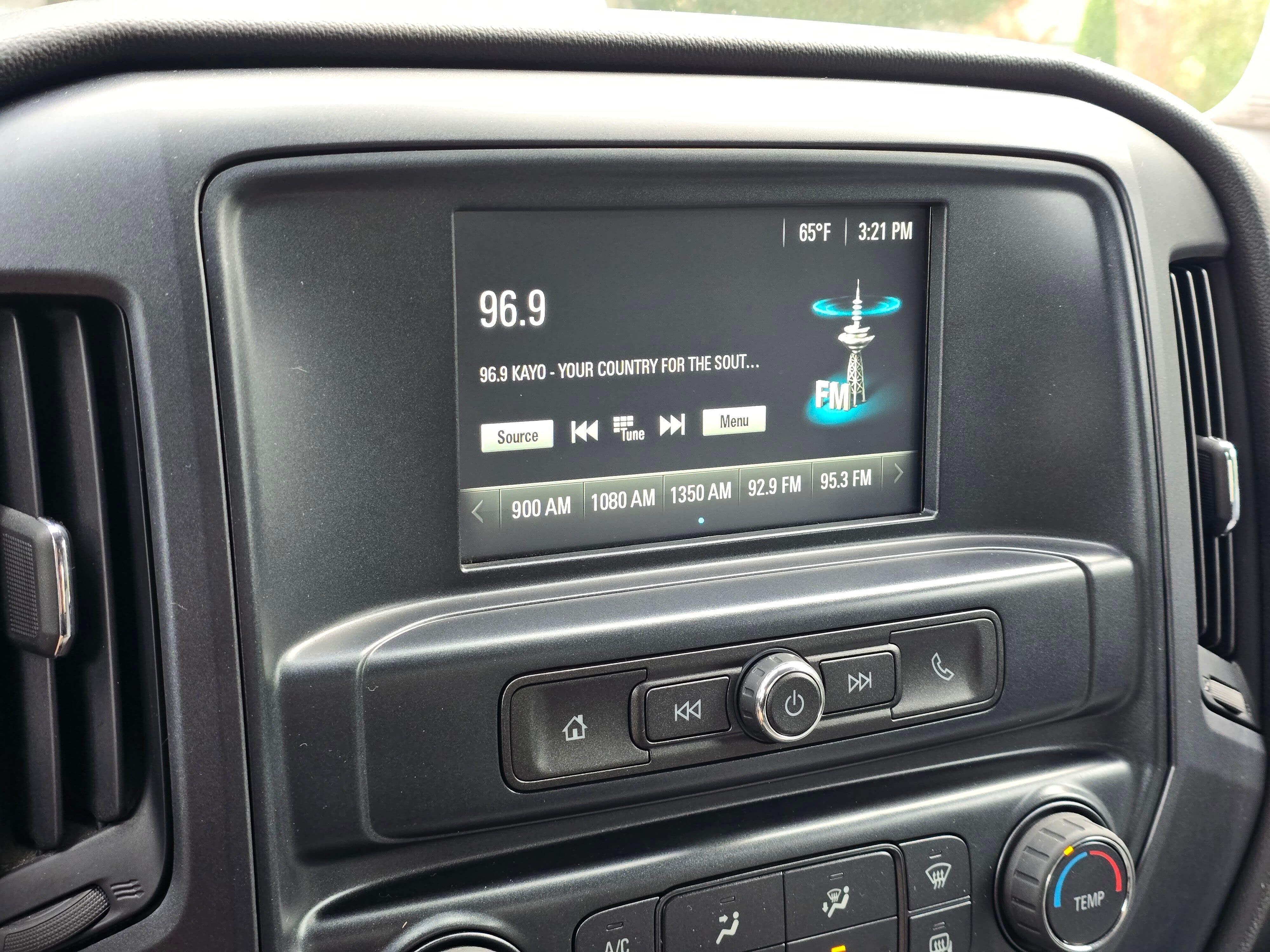 Used 2018 Summit White GMC Base image 20