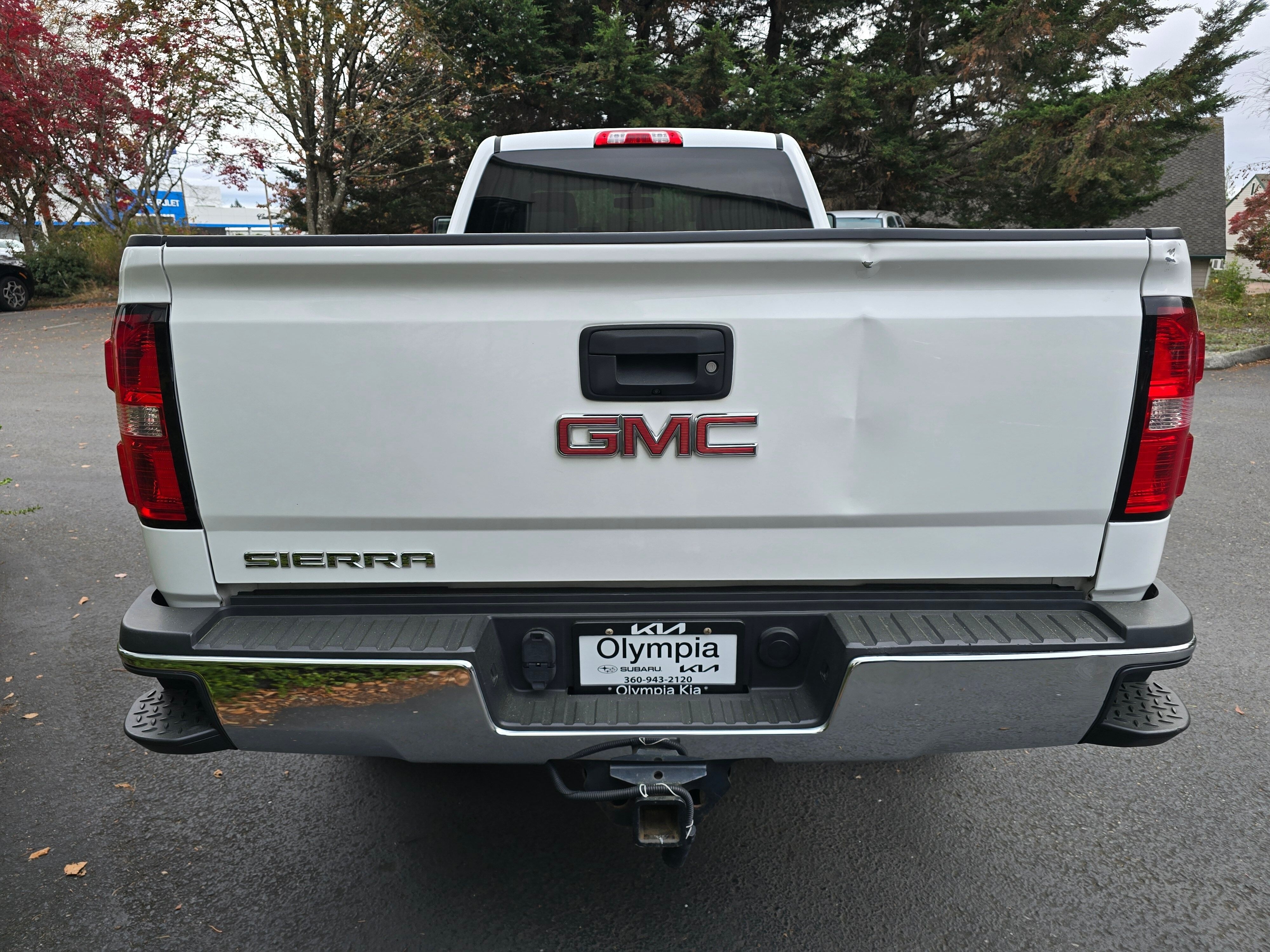 Used 2018 Summit White GMC Base image 5