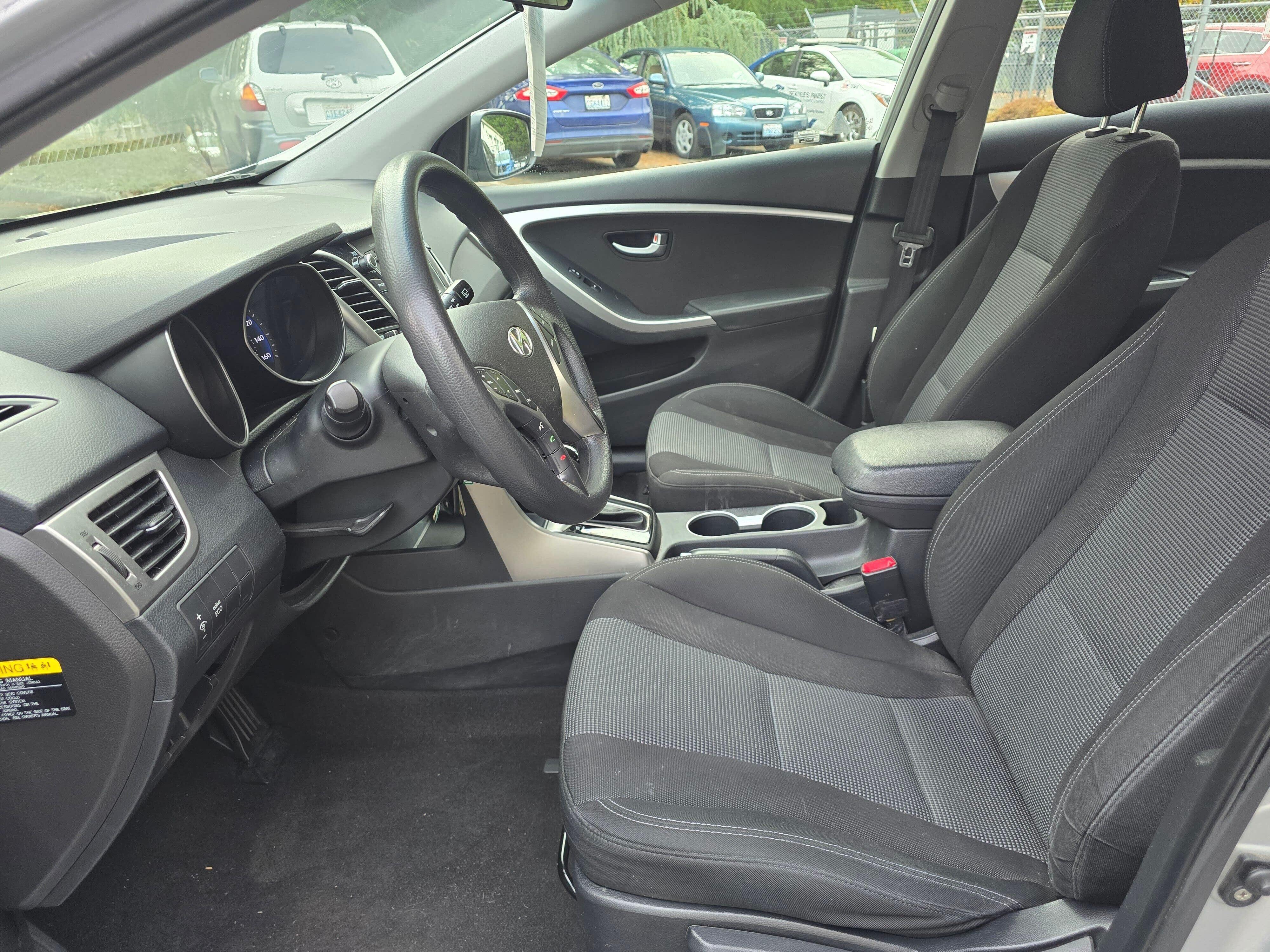 Used 2016 Shimmering Silver Hyundai Base image 5
