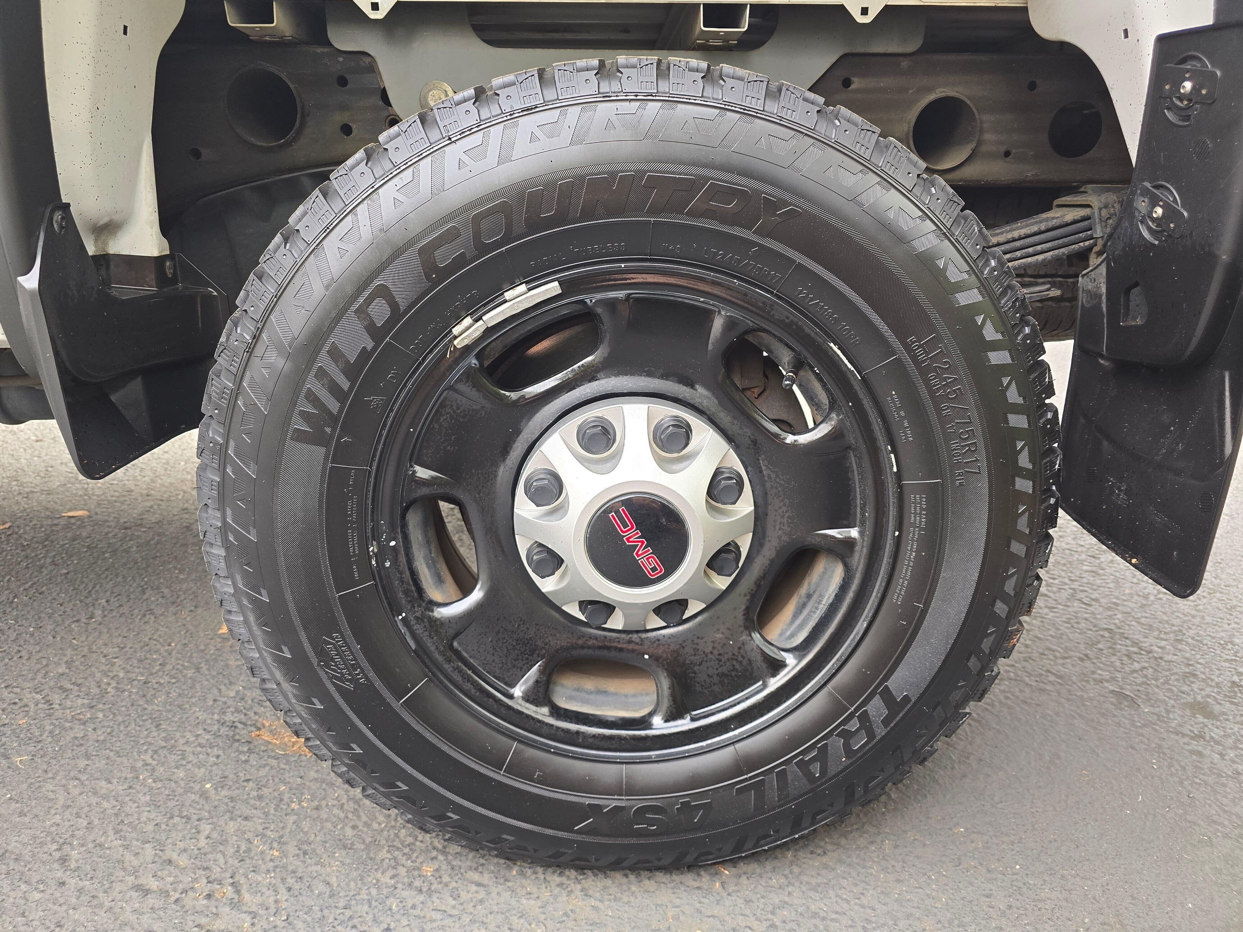 Used 2018 Summit White GMC Base image 6