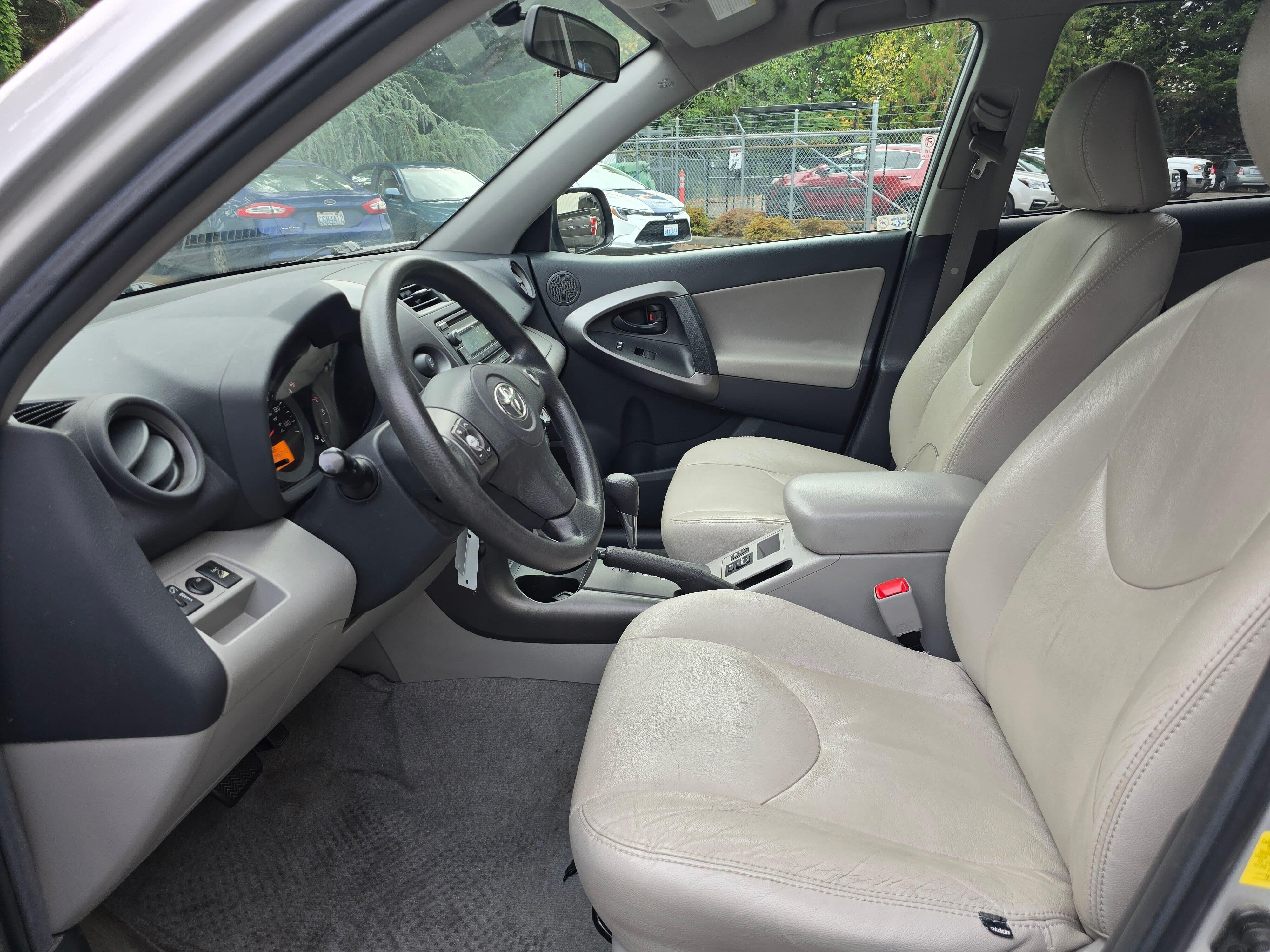 Used 2012 Classic Silver Metallic Toyota Base image 7