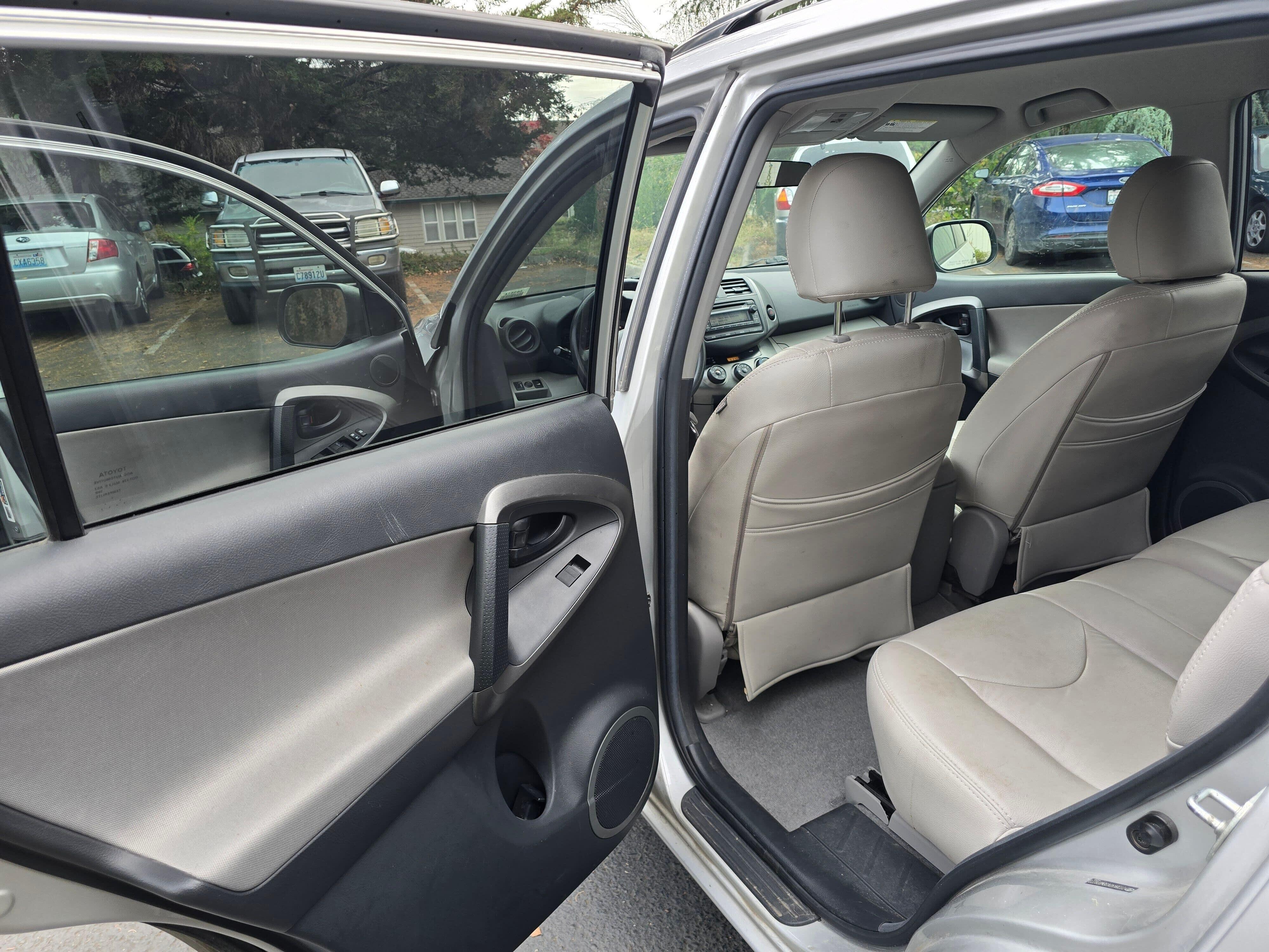 Used 2012 Classic Silver Metallic Toyota Base image 8