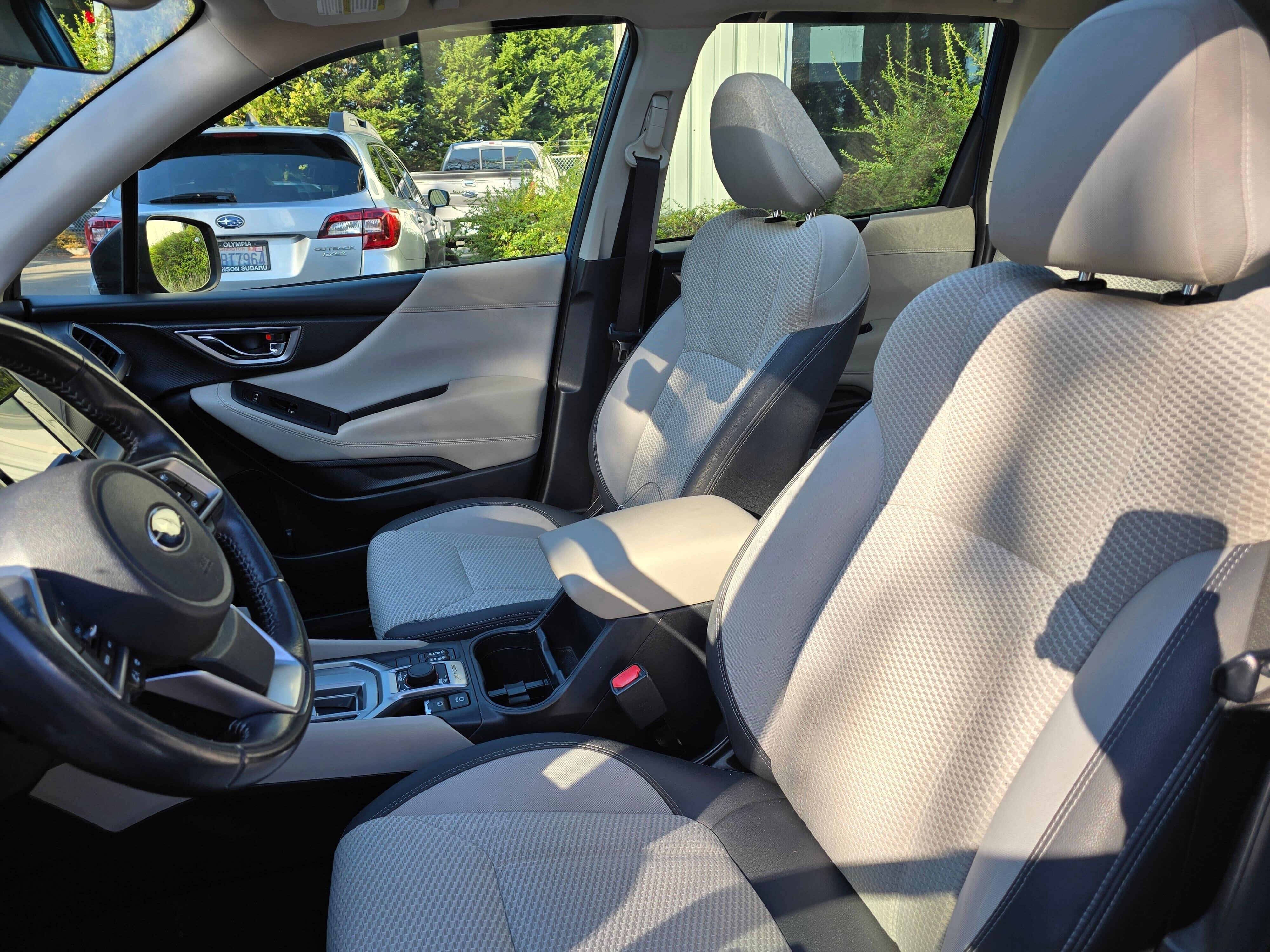 Used 2020 Horizon Blue Subaru Premium image 12