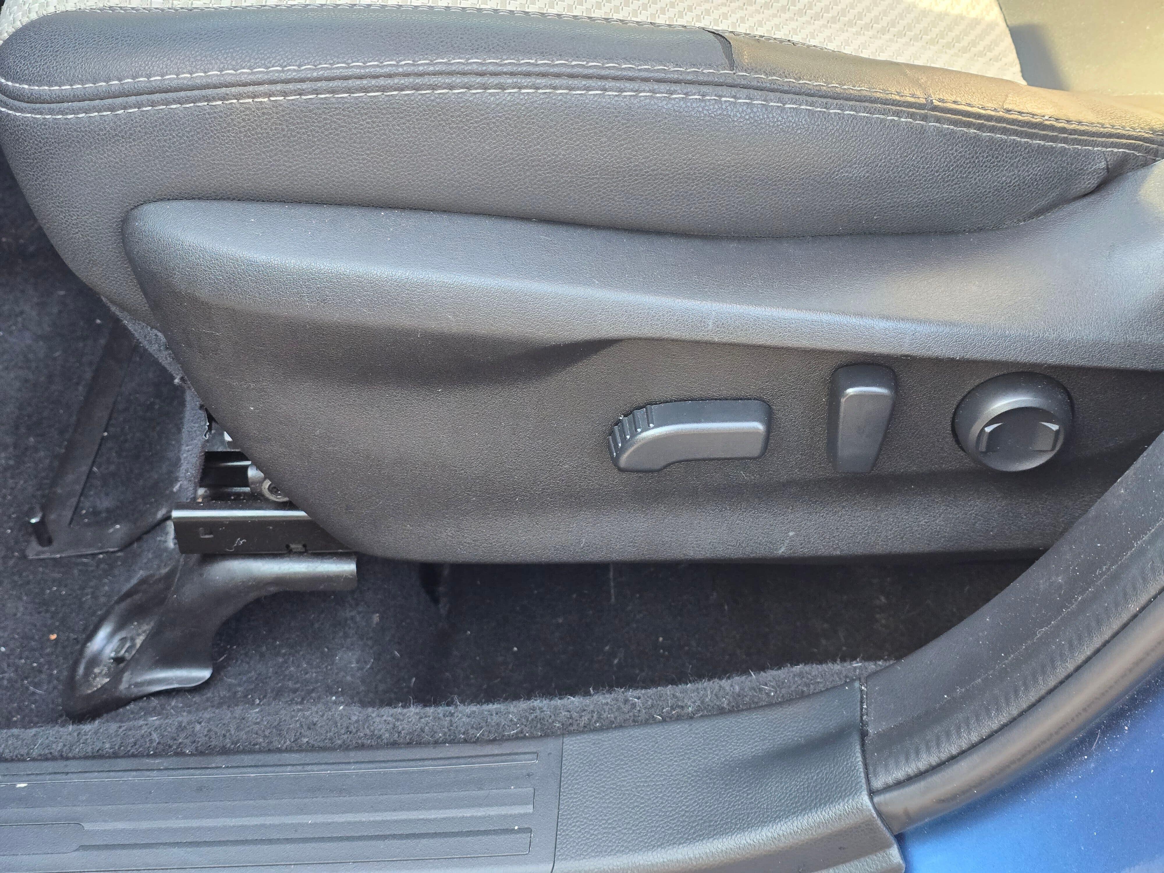 Used 2020 Horizon Blue Subaru Premium image 14