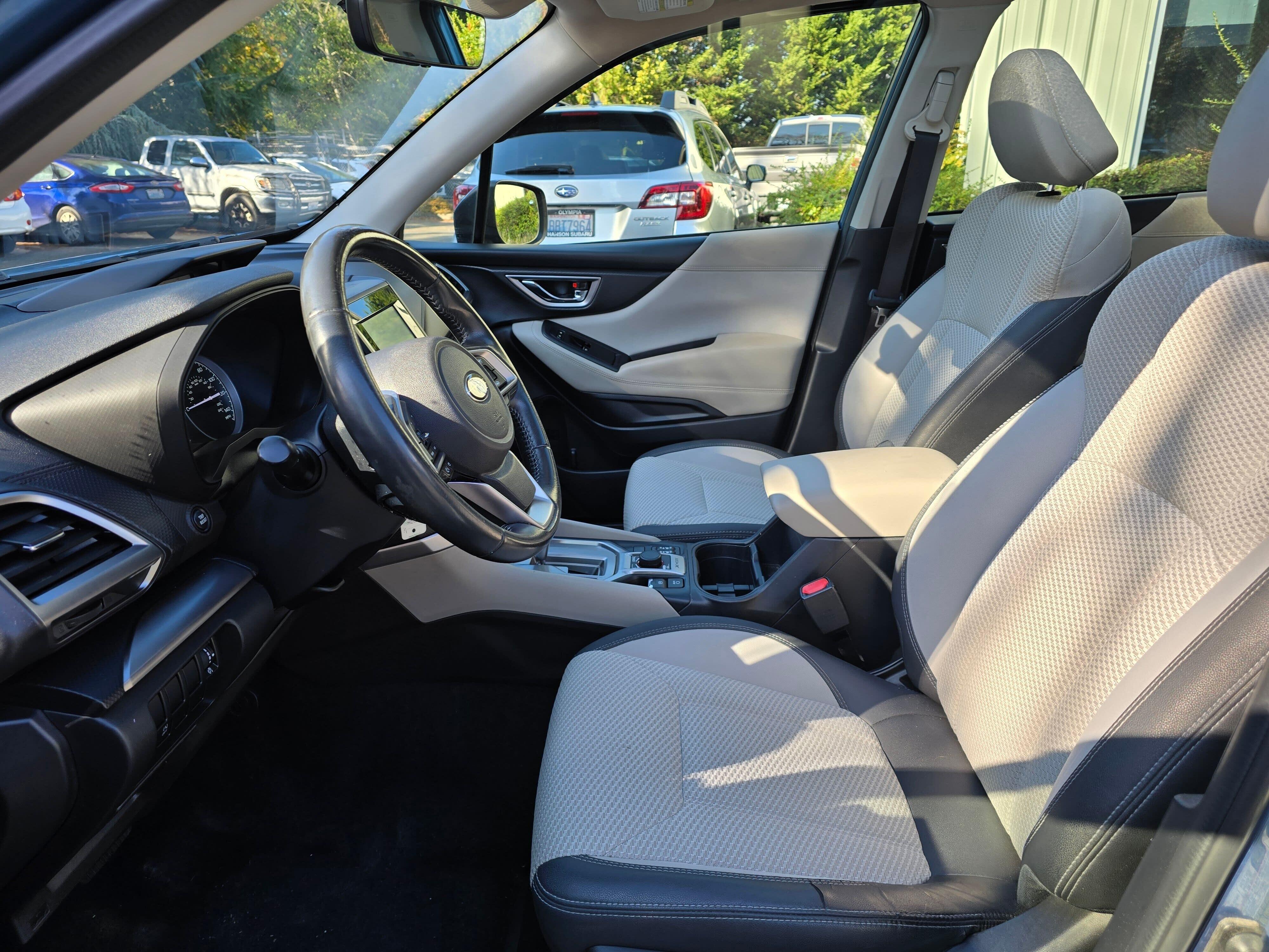 Used 2020 Horizon Blue Subaru Premium image 8