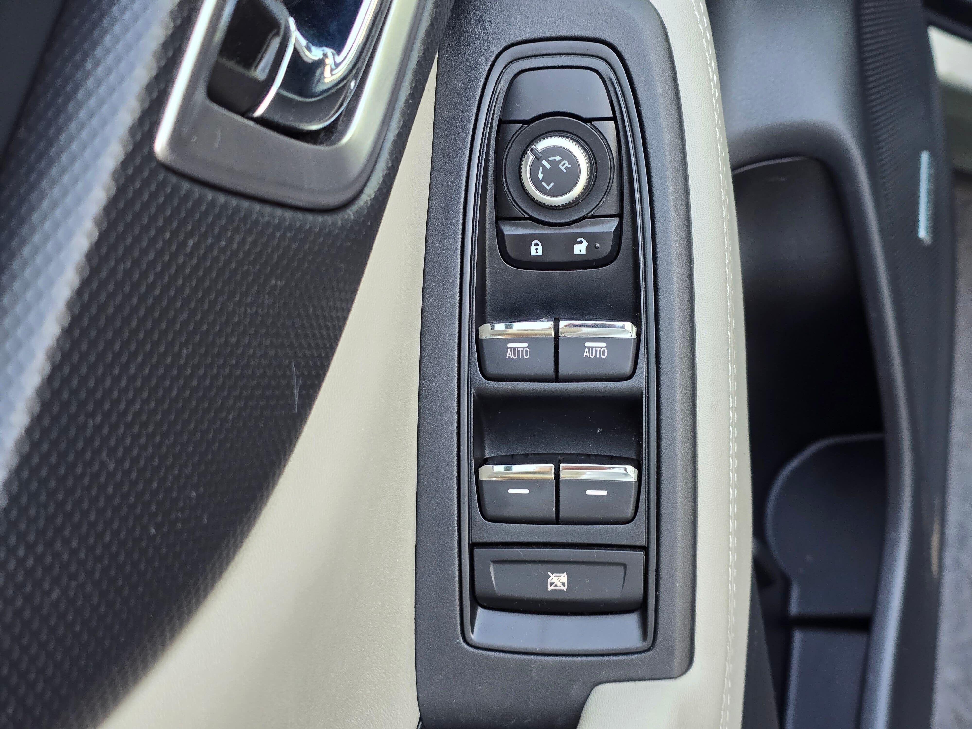 Used 2020 Jasper Green Metallic Subaru Limited image 15