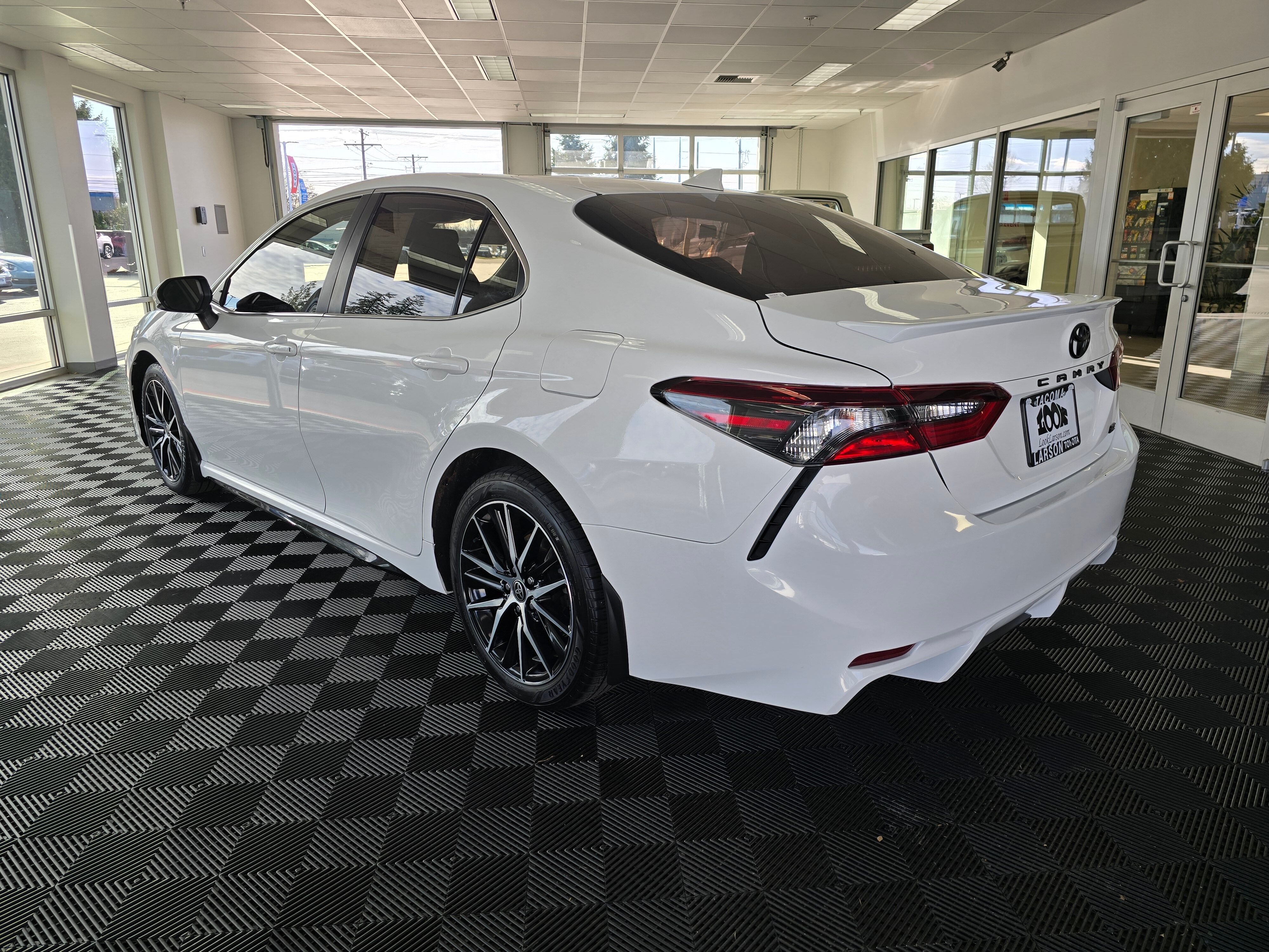 View vehicle photo 5