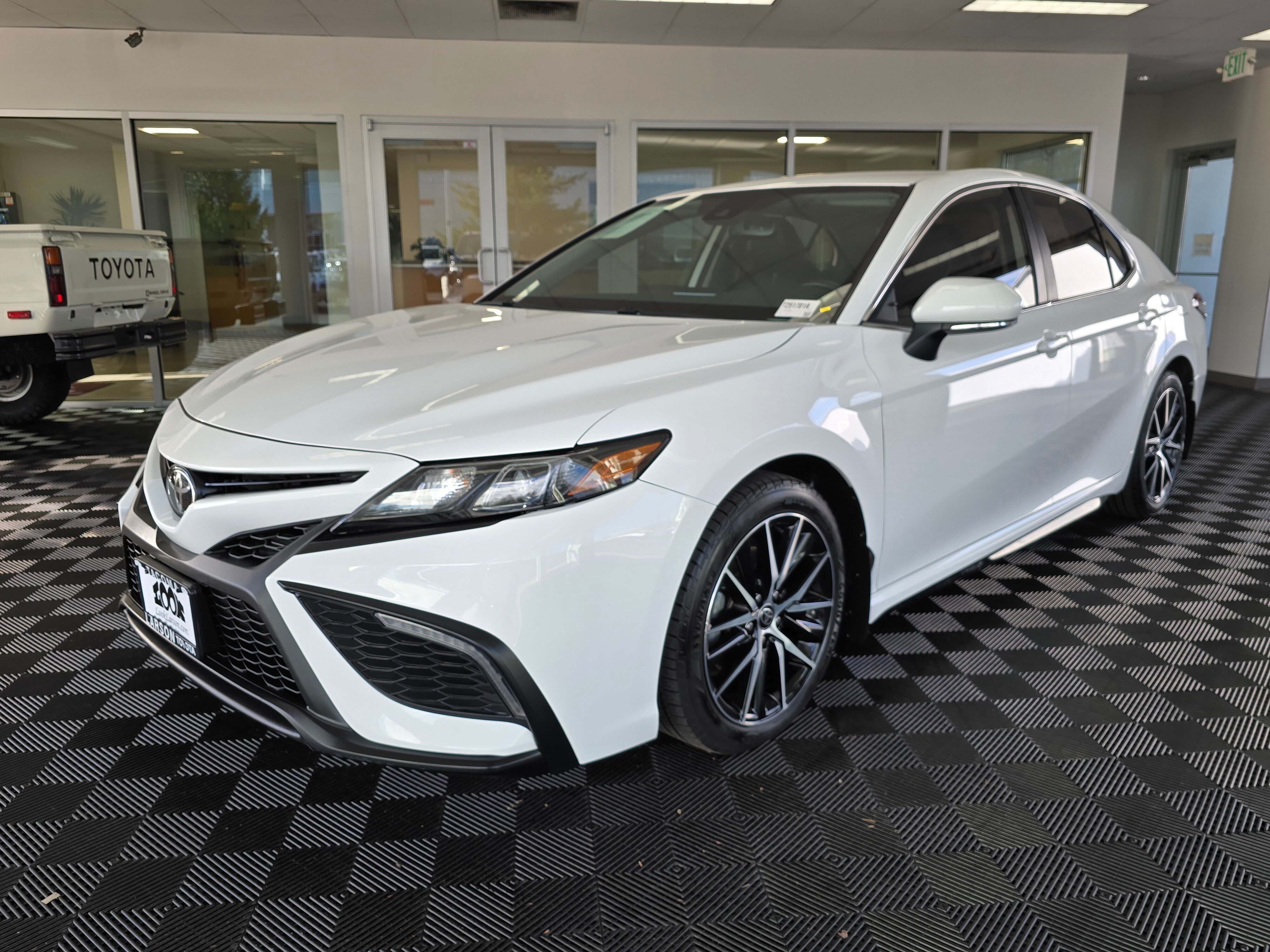 View vehicle photo 7