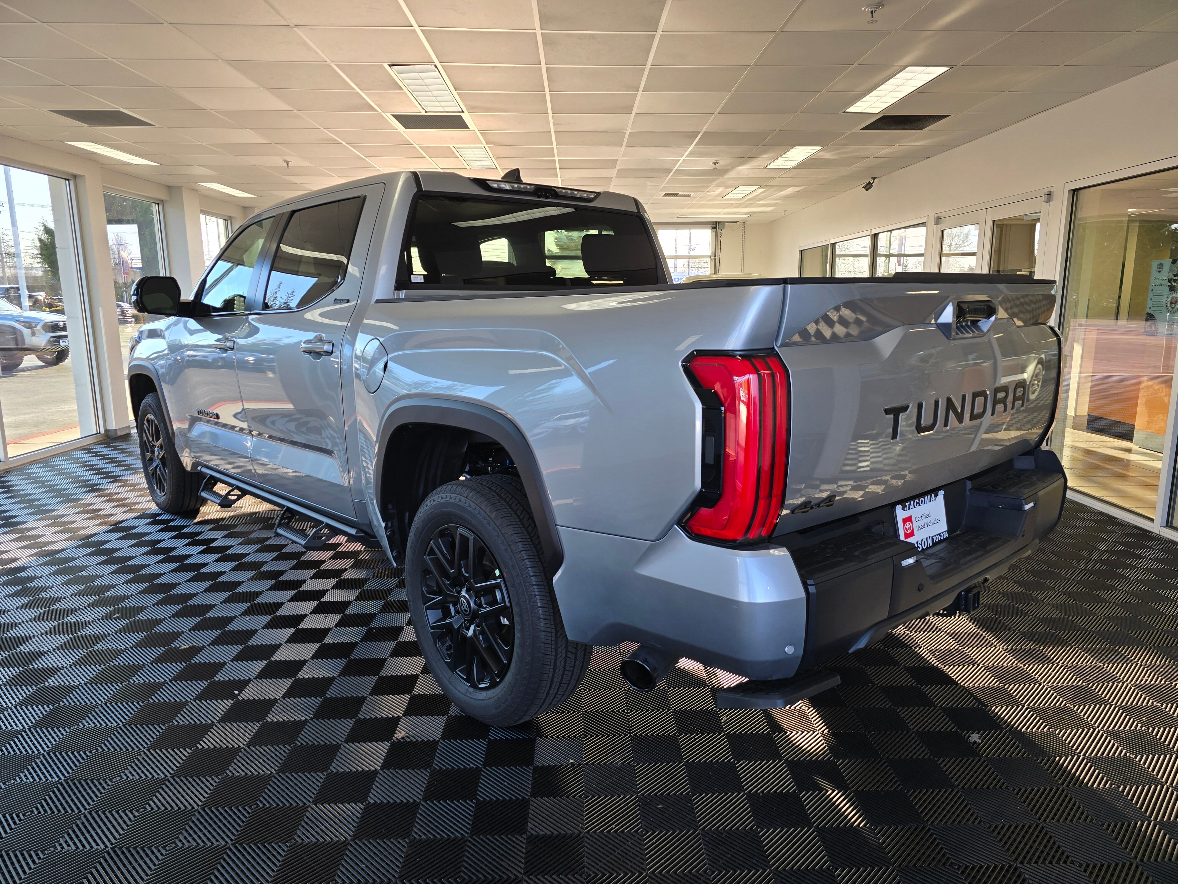 View vehicle photo 6