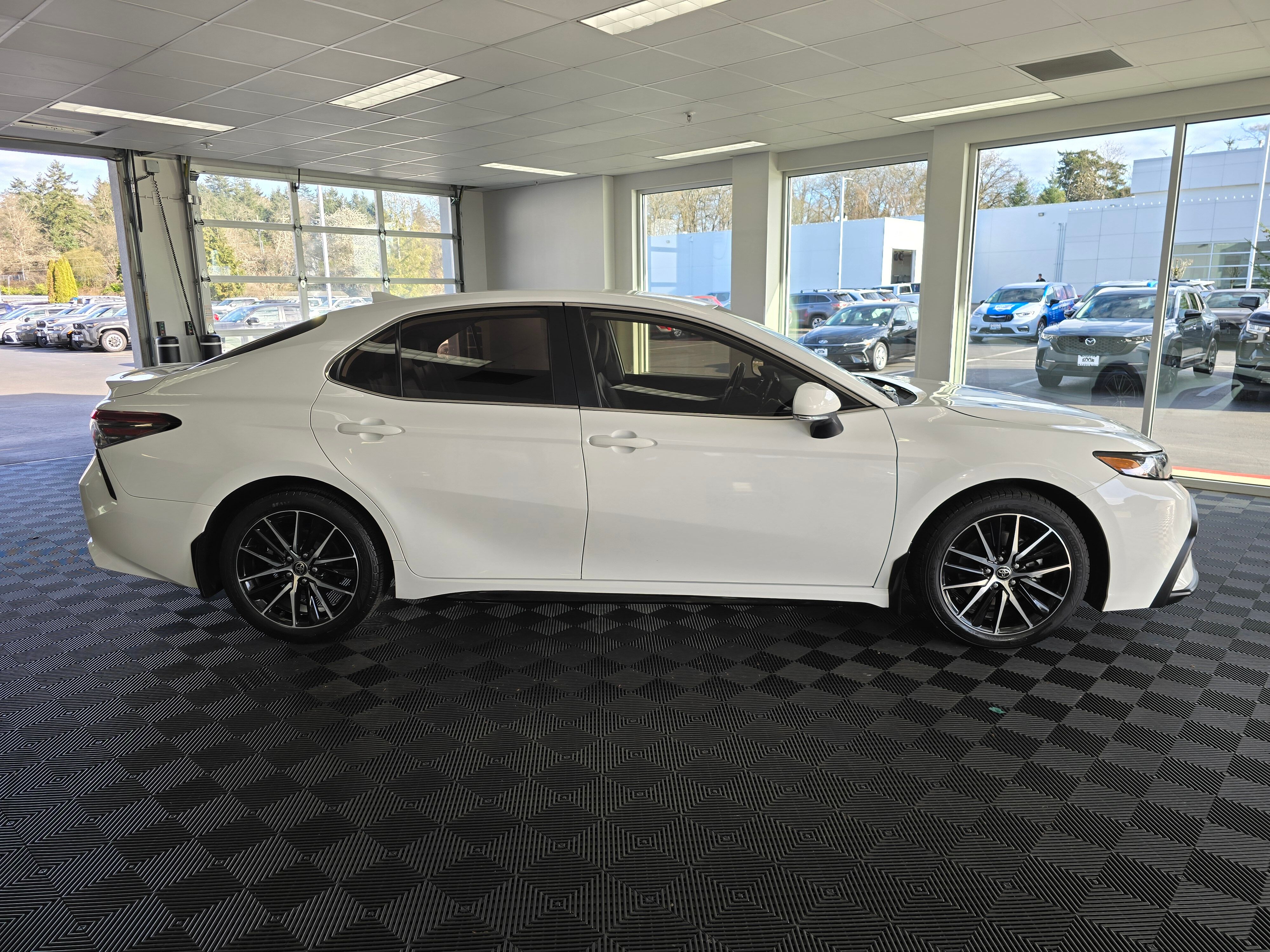 View vehicle photo 2