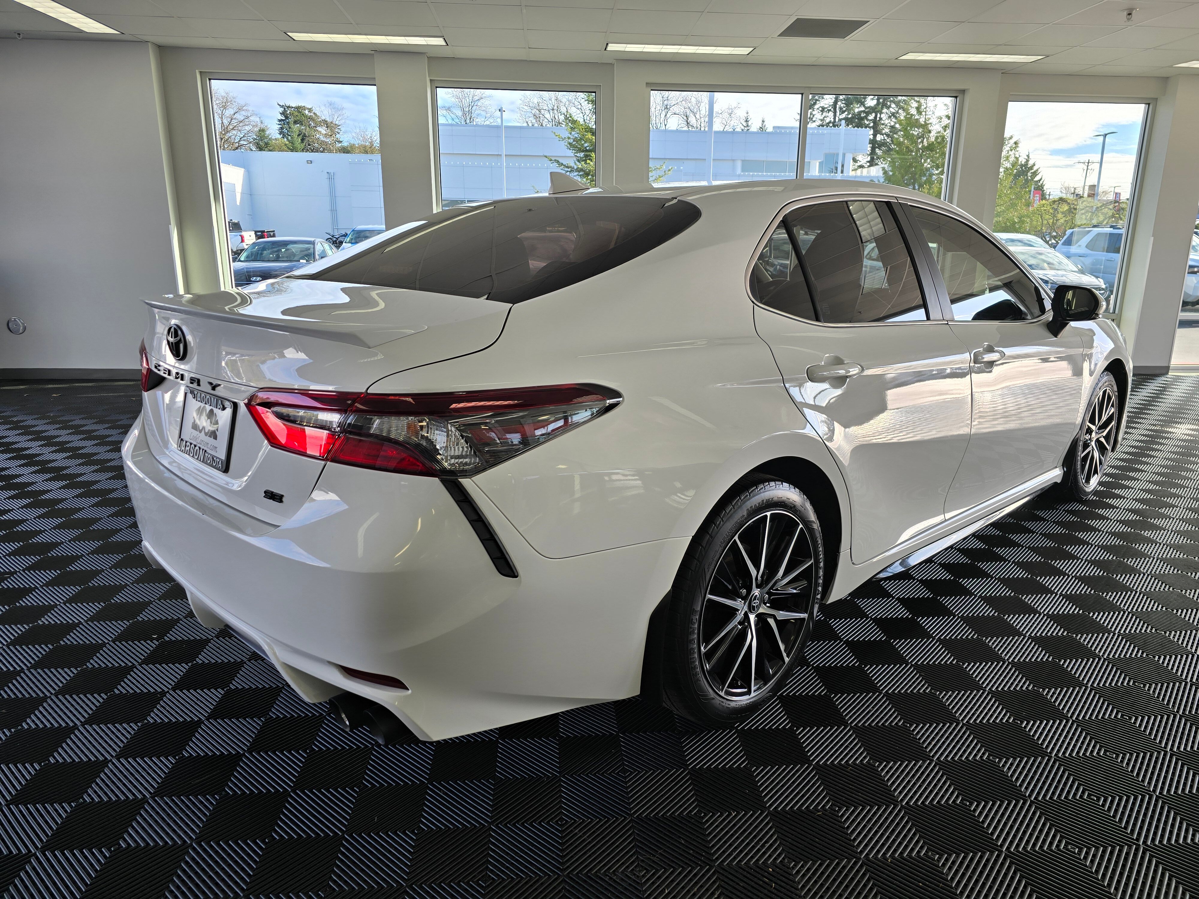 View vehicle photo 3