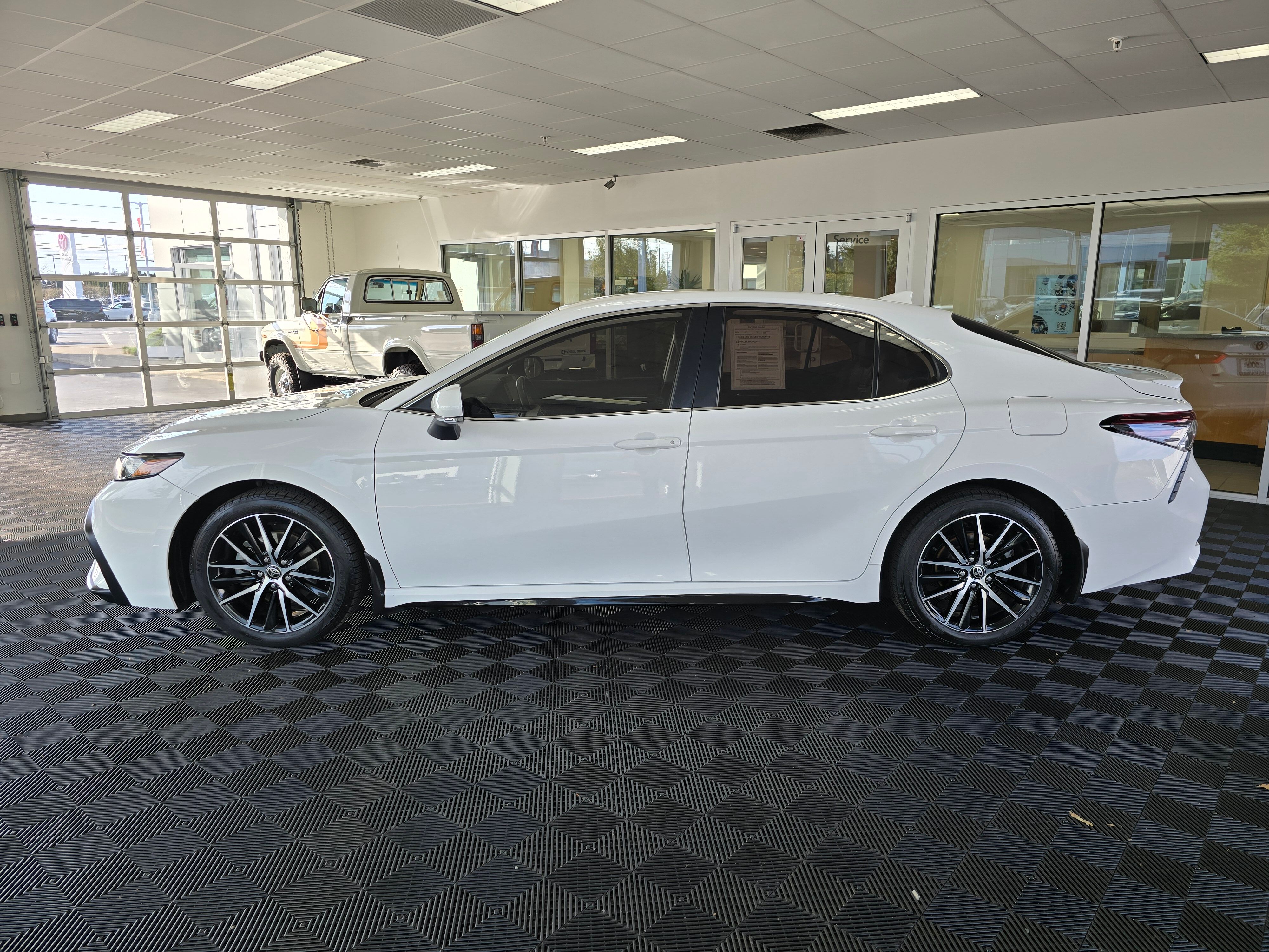 View vehicle photo 6