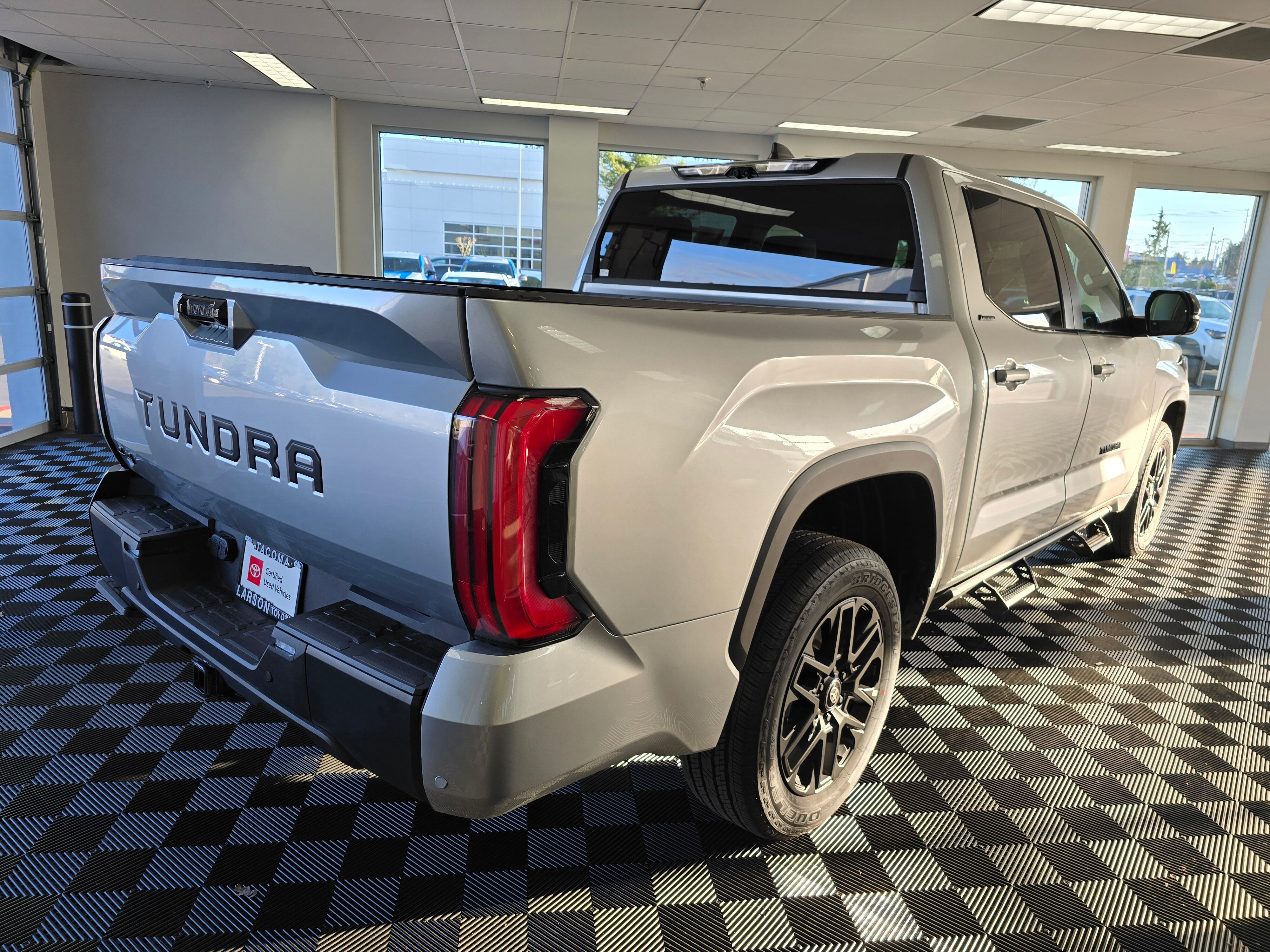 View vehicle photo 3