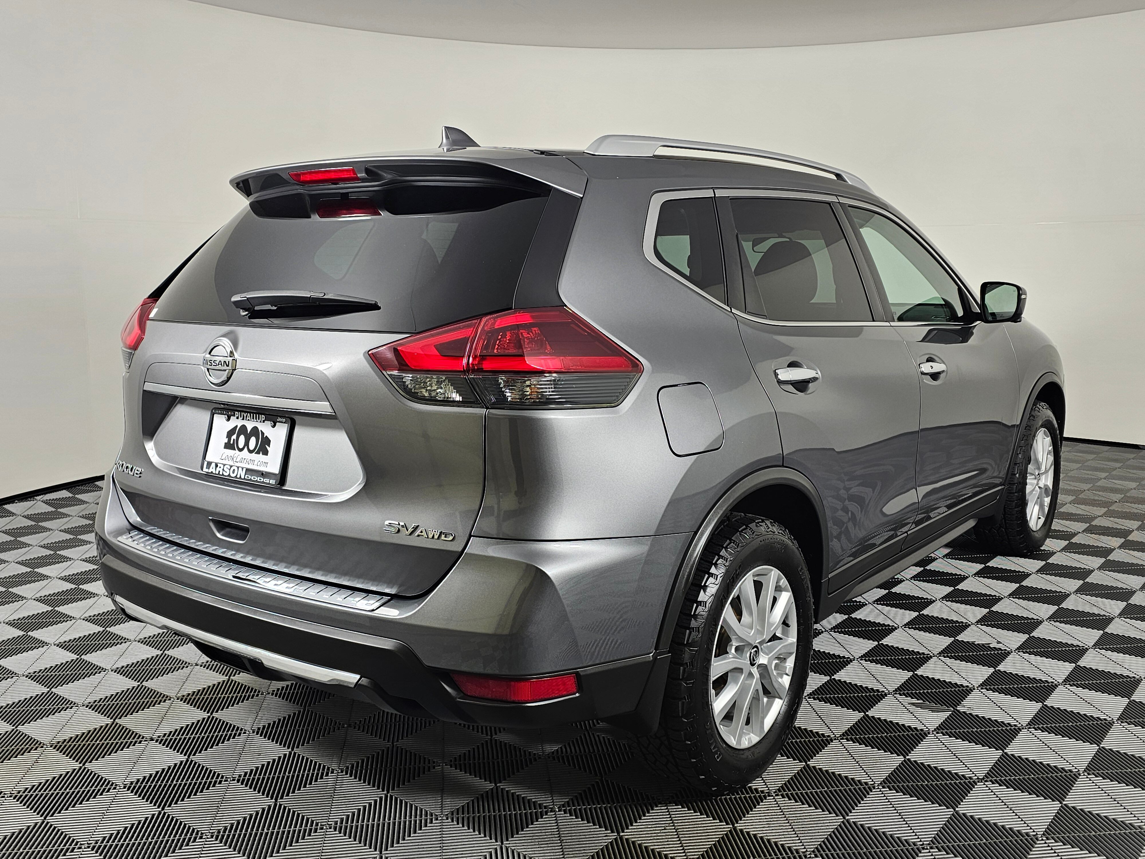 View vehicle photo 3